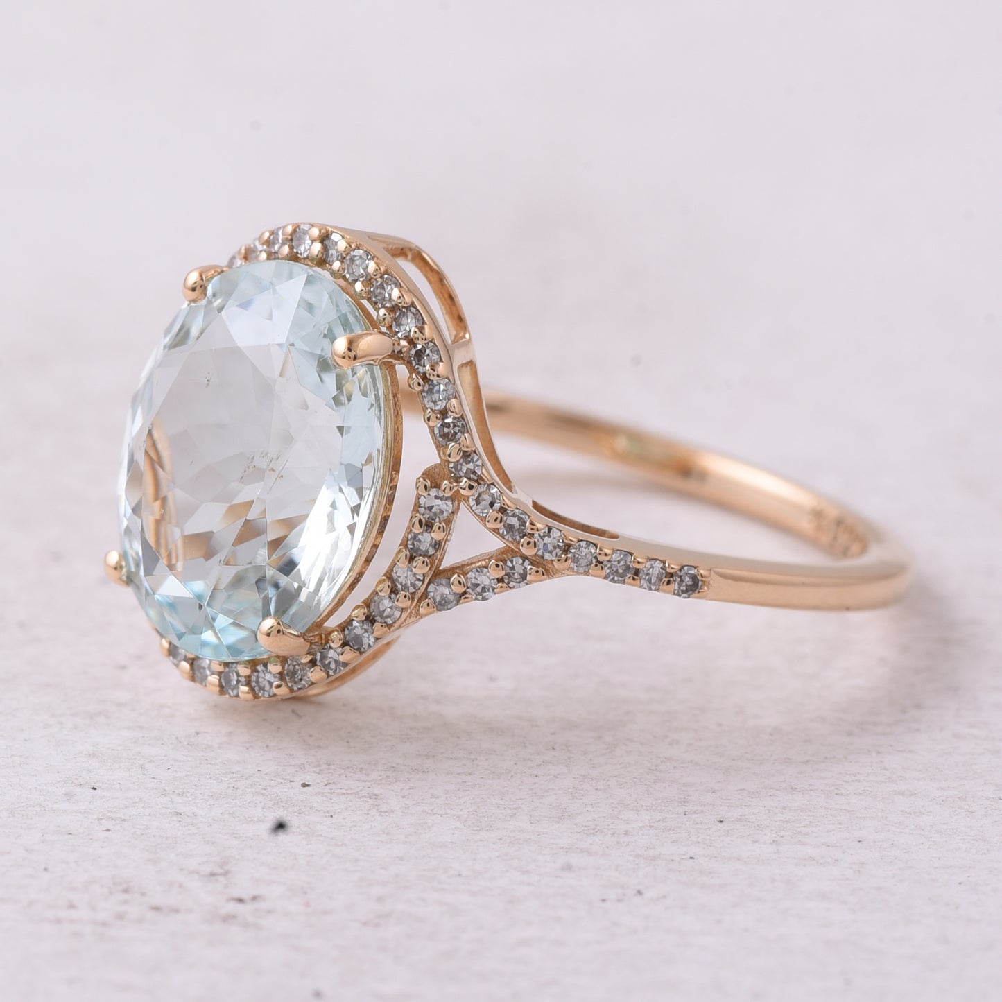 3.07 Ct Oval Mixed Cut Natural Aquamarine 14K Gold Ring