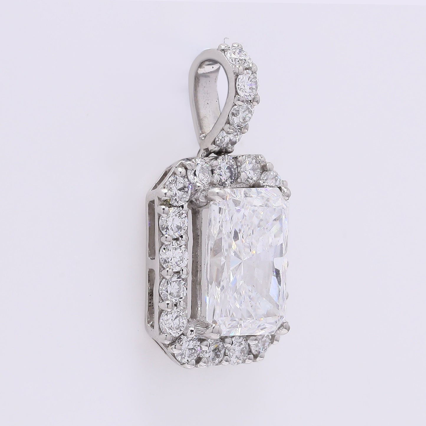 2.60 Carats Lab Grown Diamond 950 Platinum Pendant