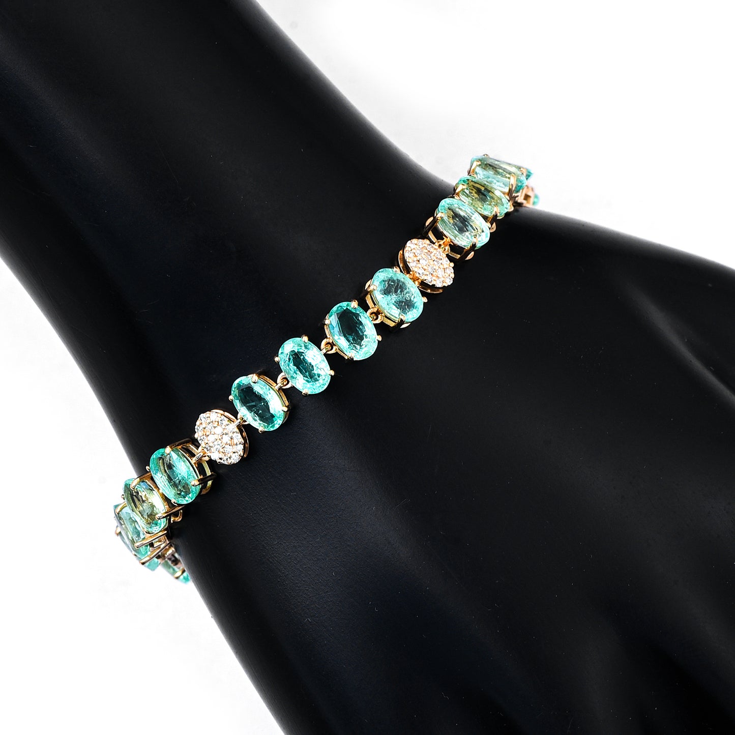 14.63 Ct Oval Mixed Cut Natural Emerald 14K Gold Bracelet