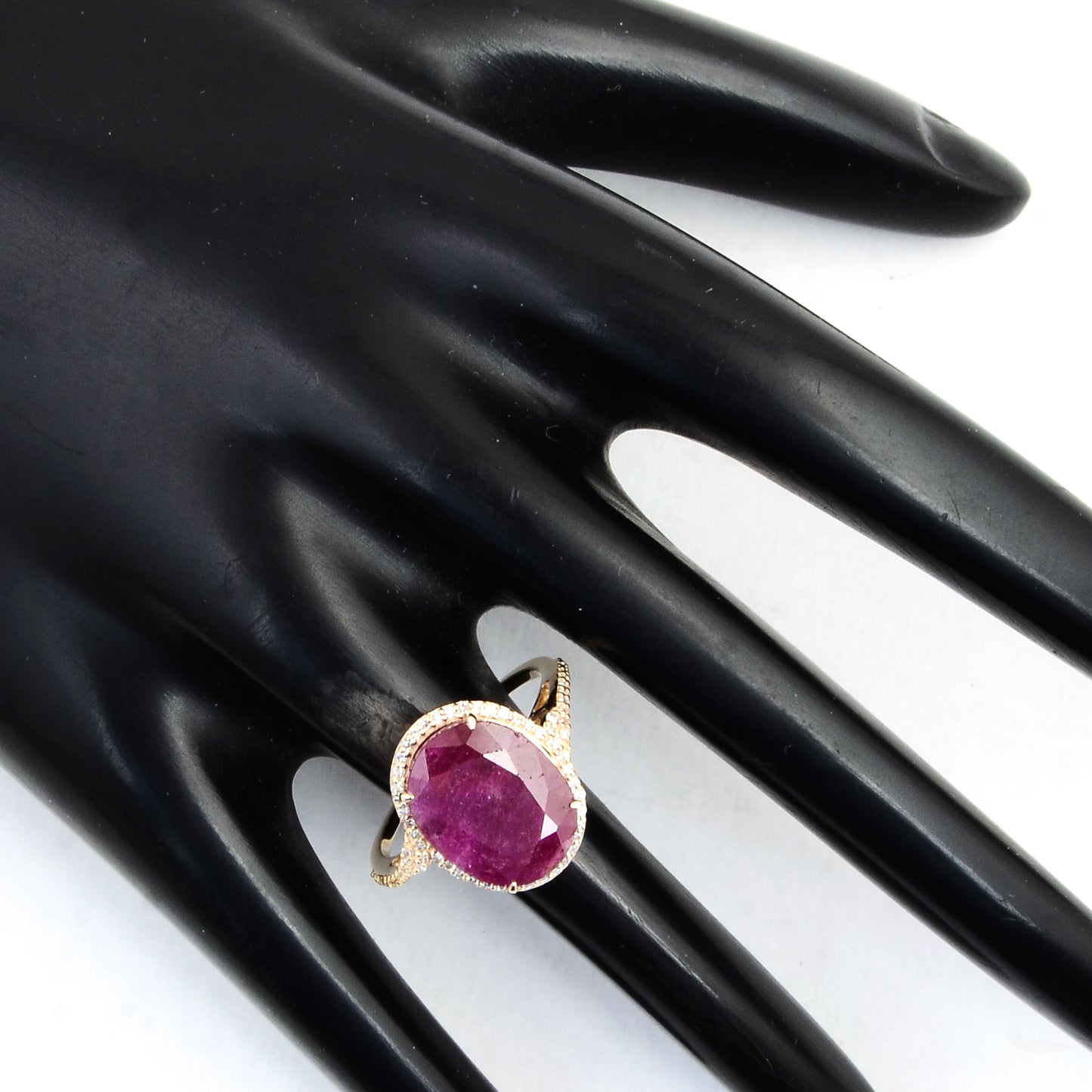 6.76 Ct Oval Mixed Cut Natural Corundum Ruby 14K Gold Ring