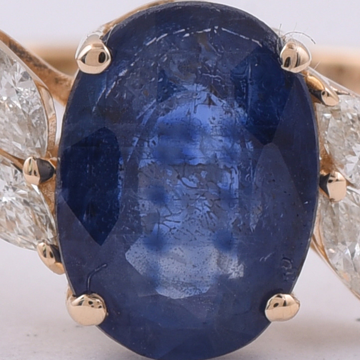 1.61 Ct Oval Natural Sapphire 14K Gold Ring
