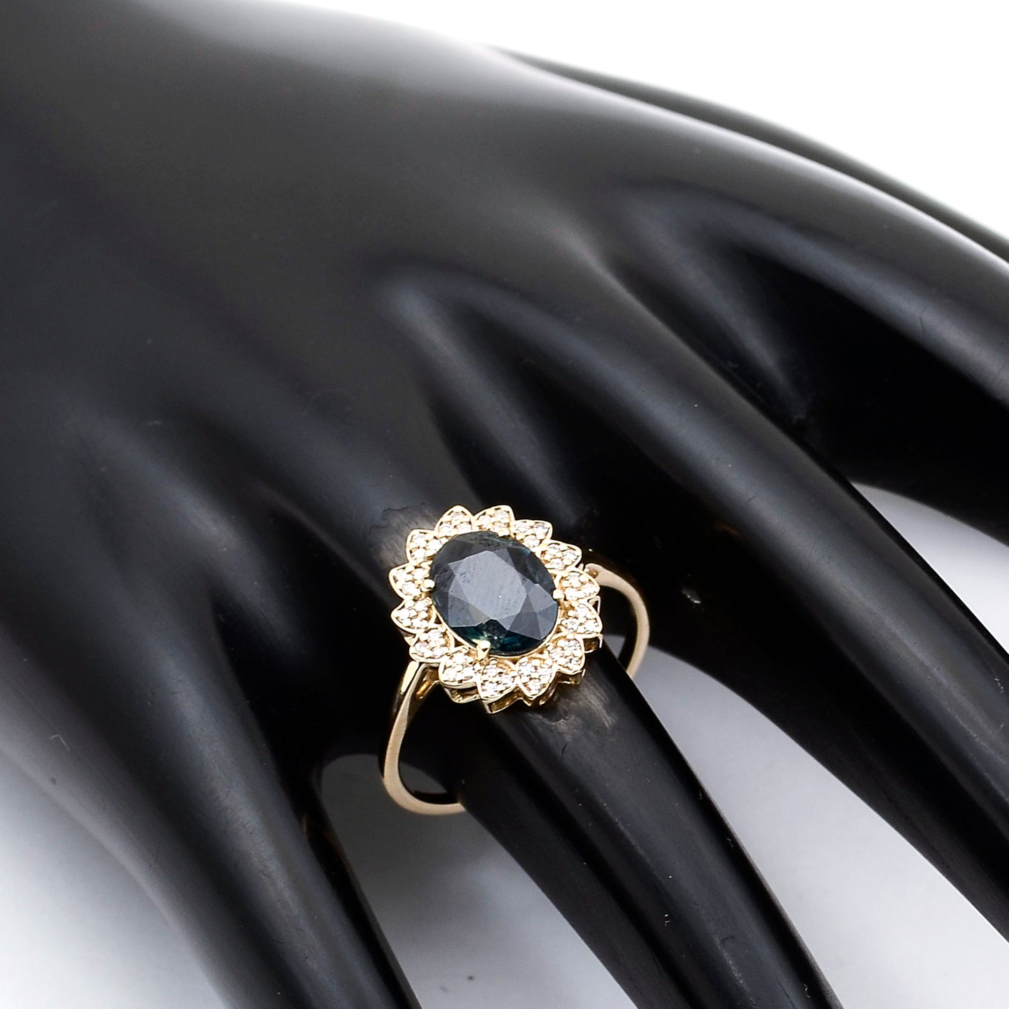 1.71 Ct Oval Natural Sapphire 14K Gold Ring