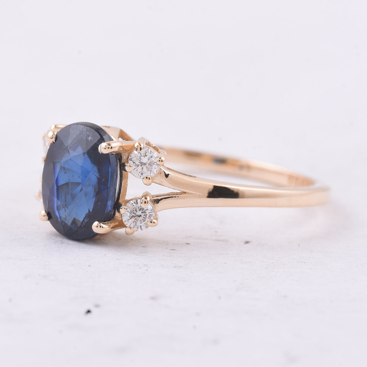 2.00 Ct Oval Natural Sapphire 14K Gold Ring