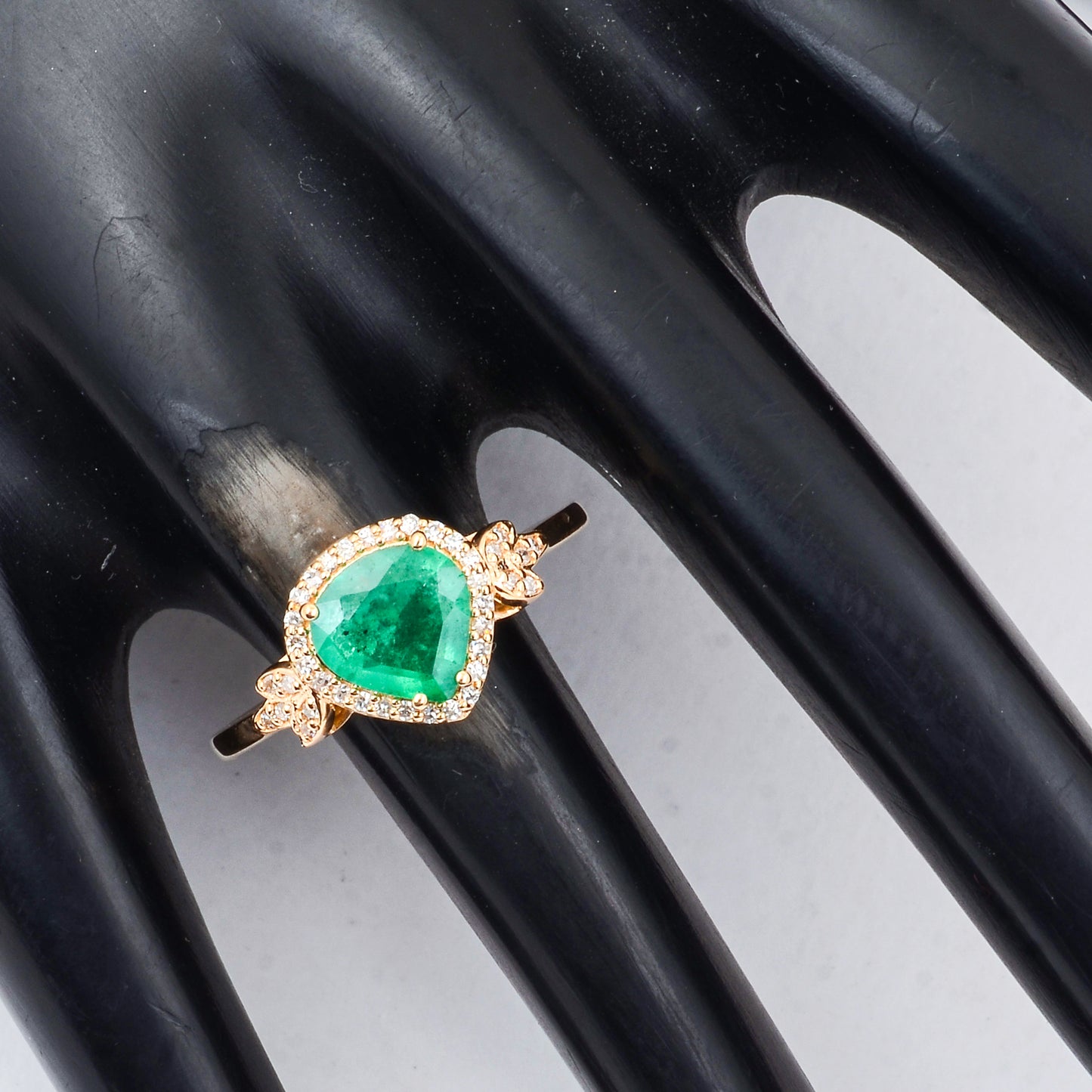 0.93 Ct Pear Mixed Cut Natural Emerald 14K Gold Ring