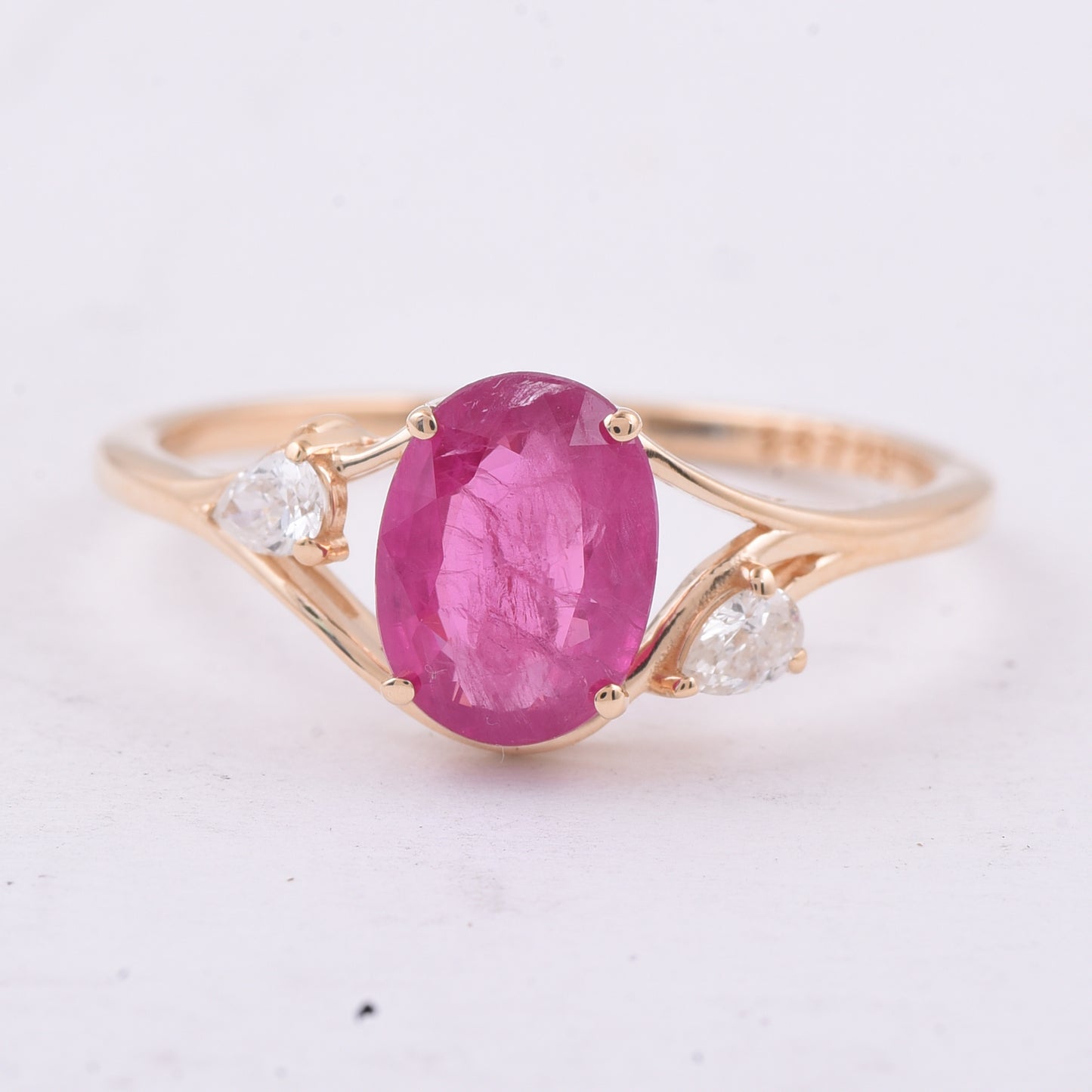 1.33 Ct Oval Natural Ruby 14K Gold Ring