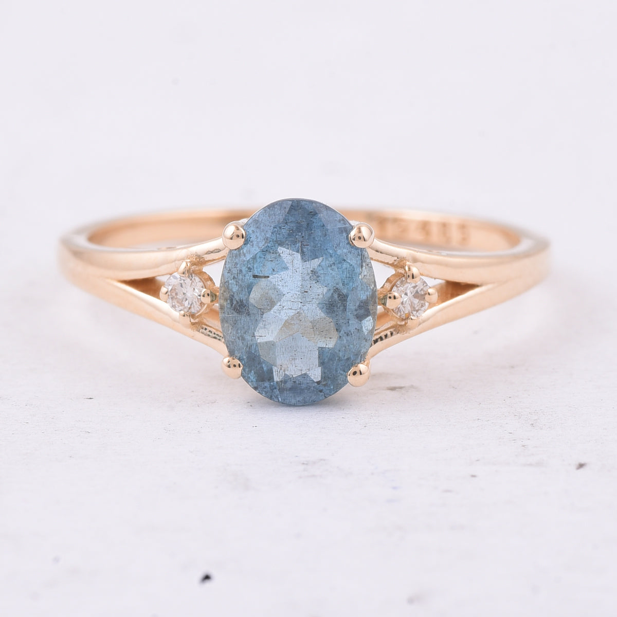 1.22 Ct Oval Natural Aquamarine 14K Gold Ring