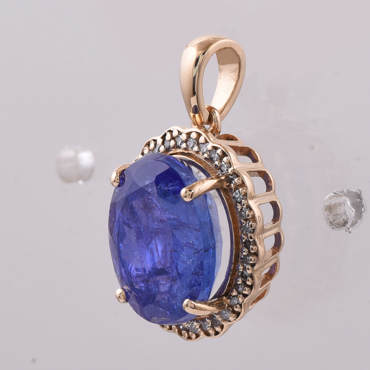 4.65 Ct Oval Natural Tanzanite 14K Gold Pendant