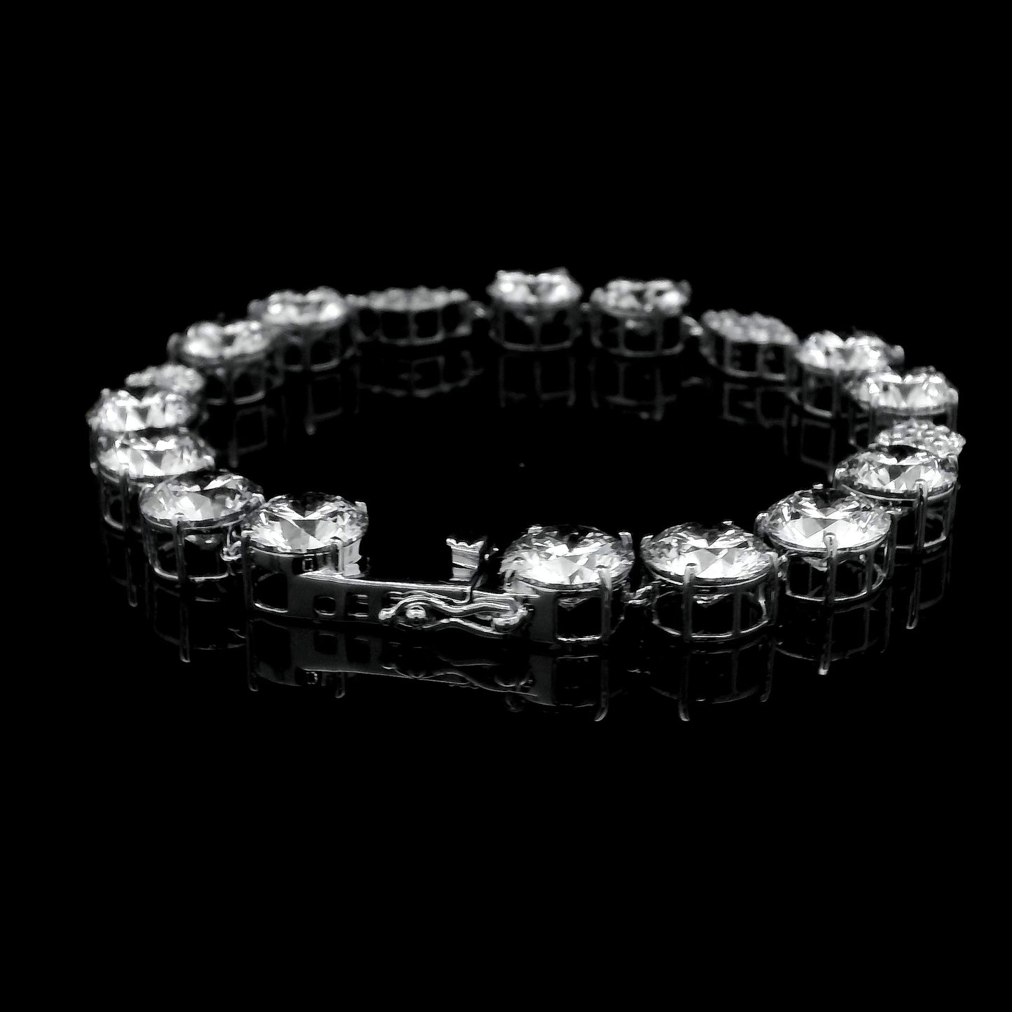 30.38 Ct Round Lab Grown Diamond 14K Gold Bracelet
