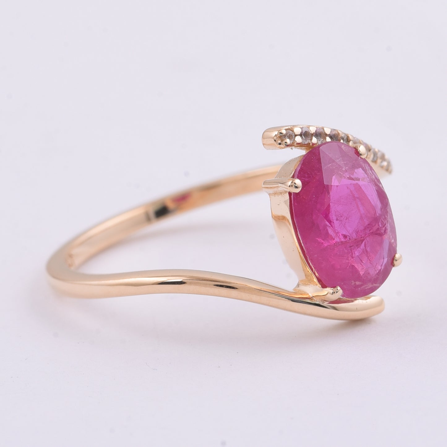 1.84 Ct Oval Natural Ruby 14K Gold Ring