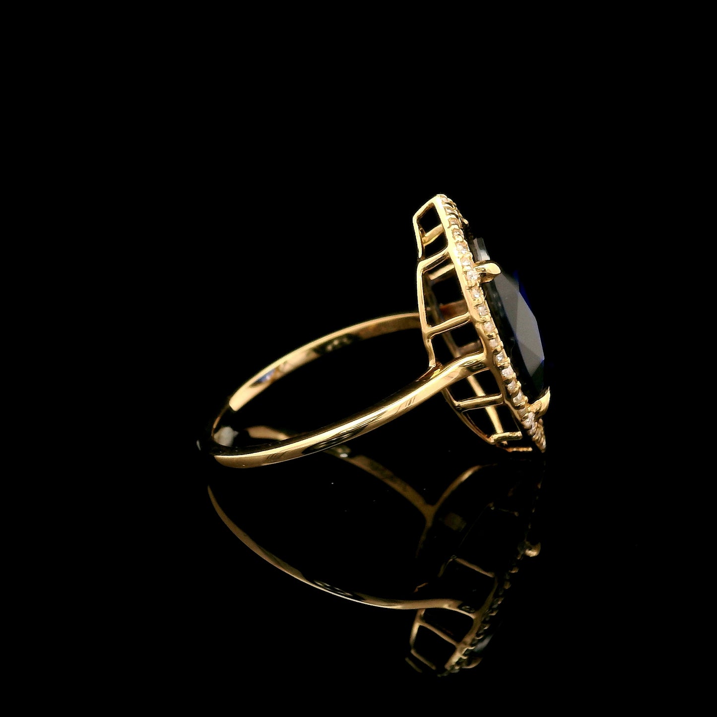 6.18 Ct Oval Mixed Cut Lab Grown Sapphire 14K Gold Ring