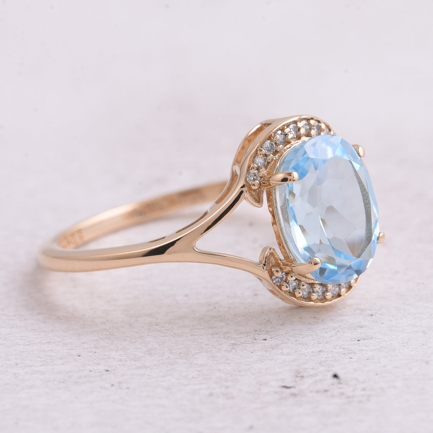 2.51 Ct Oval Mixed Cut Natural Topaz 14K Gold Ring
