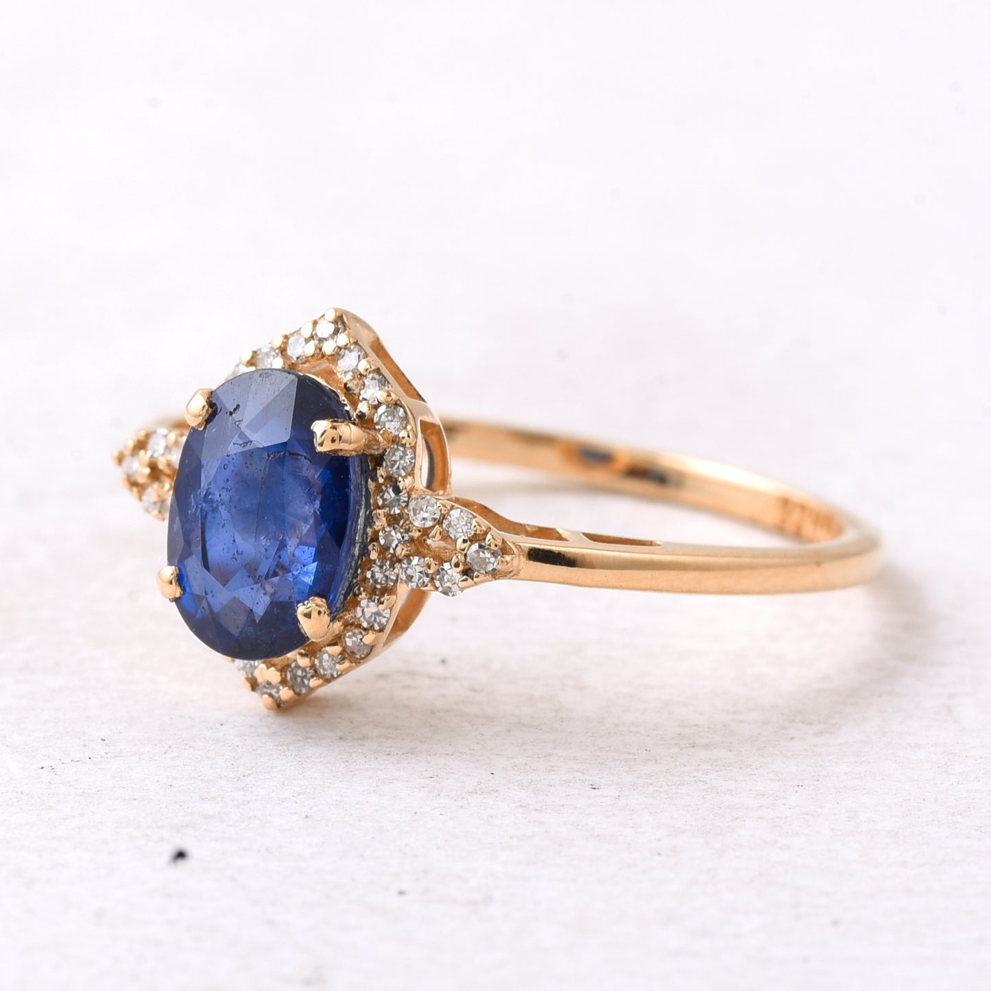1.83 Ct Oval Mixed Cut Natural Sapphire 14K Gold Ring