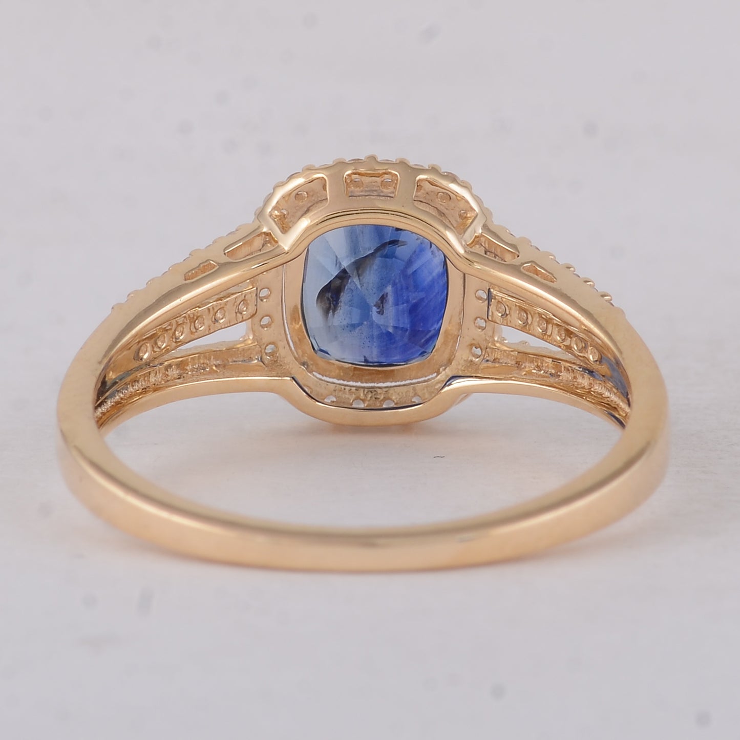 1.69 Ct Cushion Sapphire 9K Gold Ring
