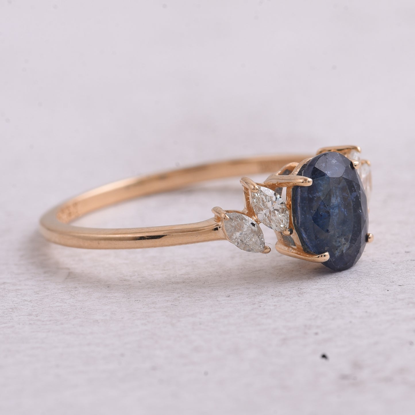 1.42 Ct Oval Natural Sapphire 14K Gold Ring