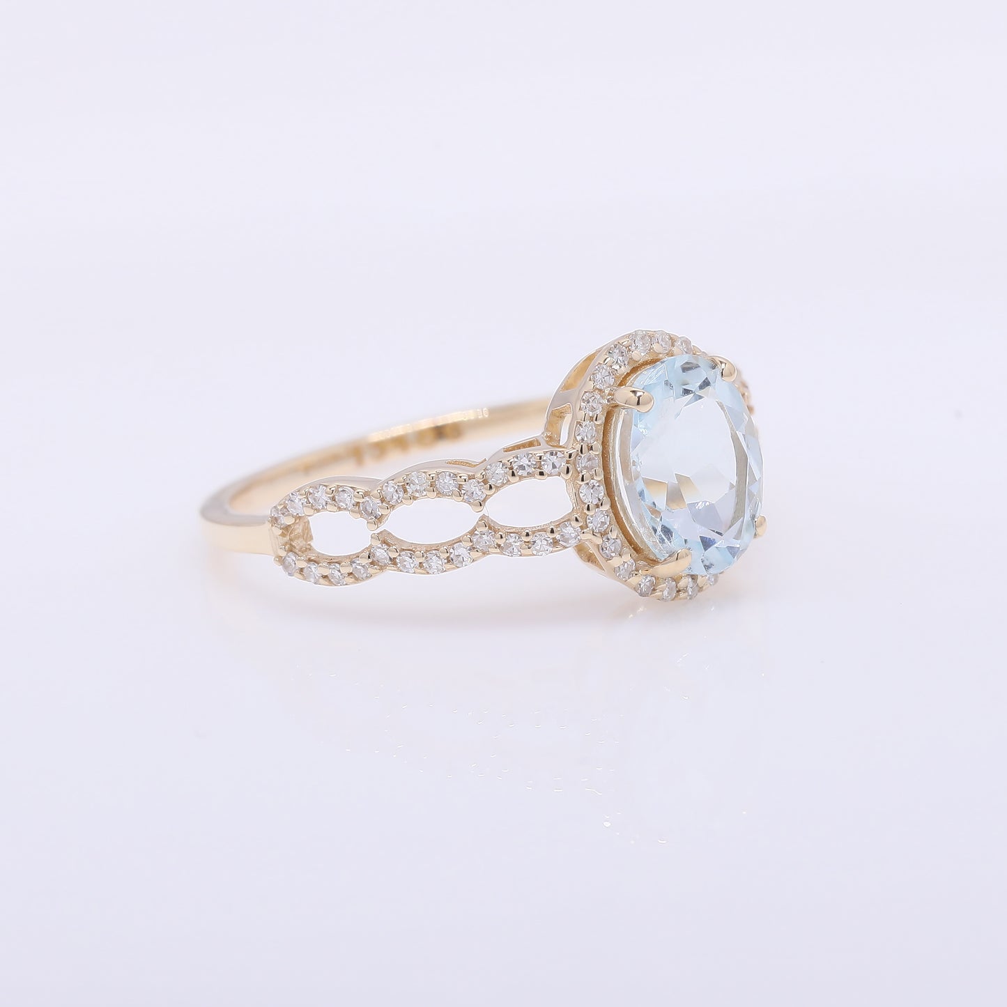 1.43 Ct Oval Mixed Cut Natural Aquamarine 14K Gold Ring