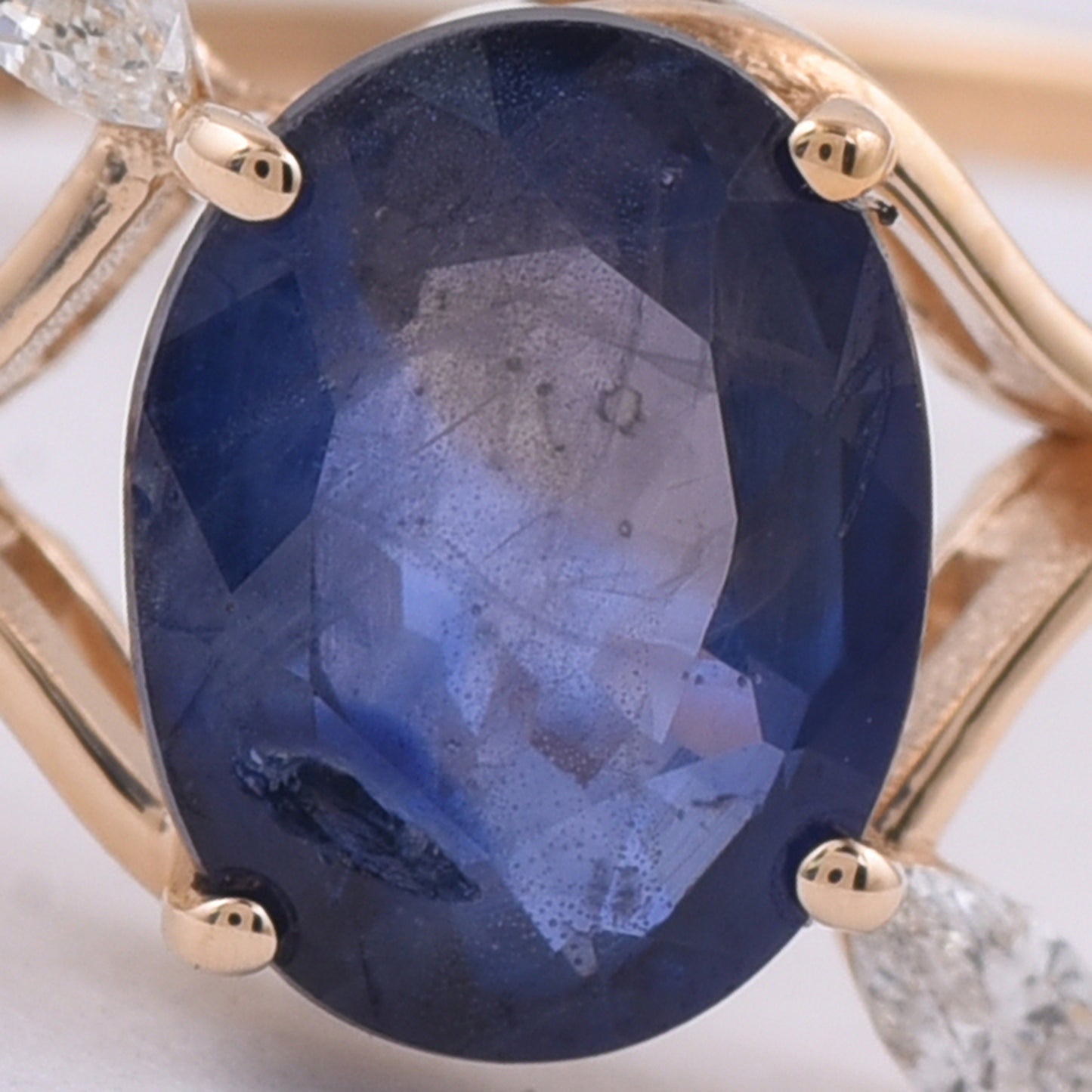 1.74 Ct Oval Natural Sapphire 14K Gold Ring