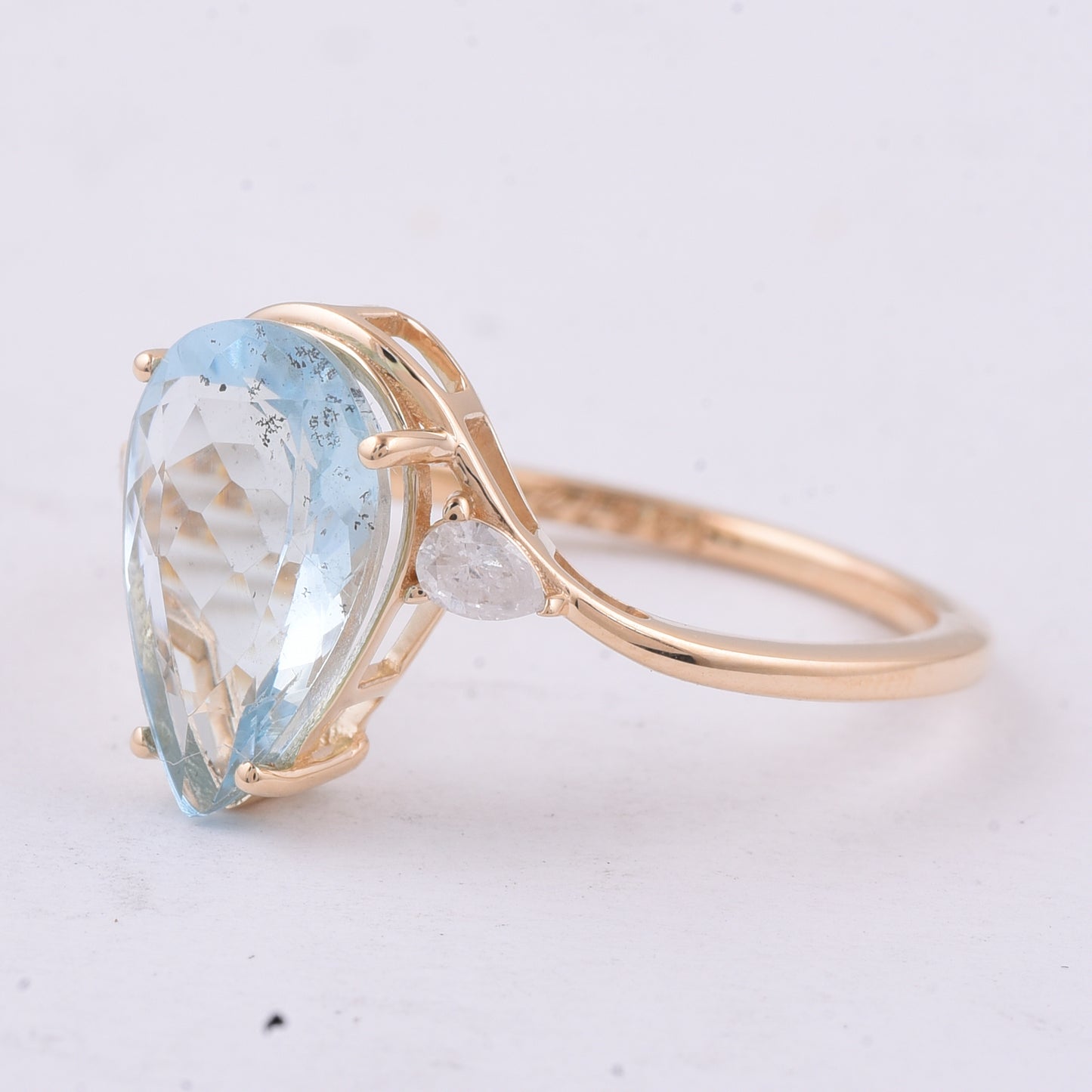 2.40 Ct Pear Natural Aquamarine 14K Gold Ring