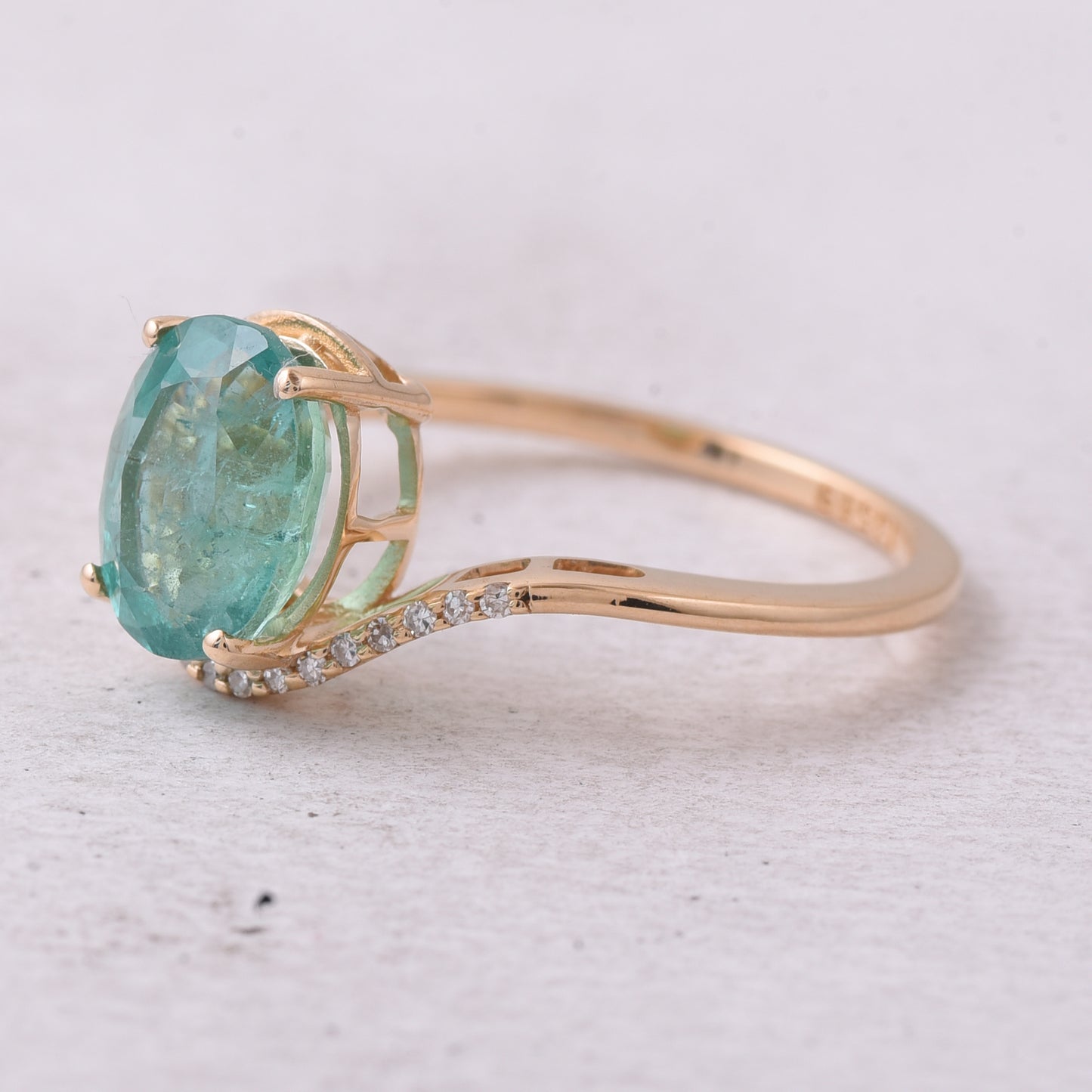 1.93 Ct Oval Natural Emerald 14K Gold Ring