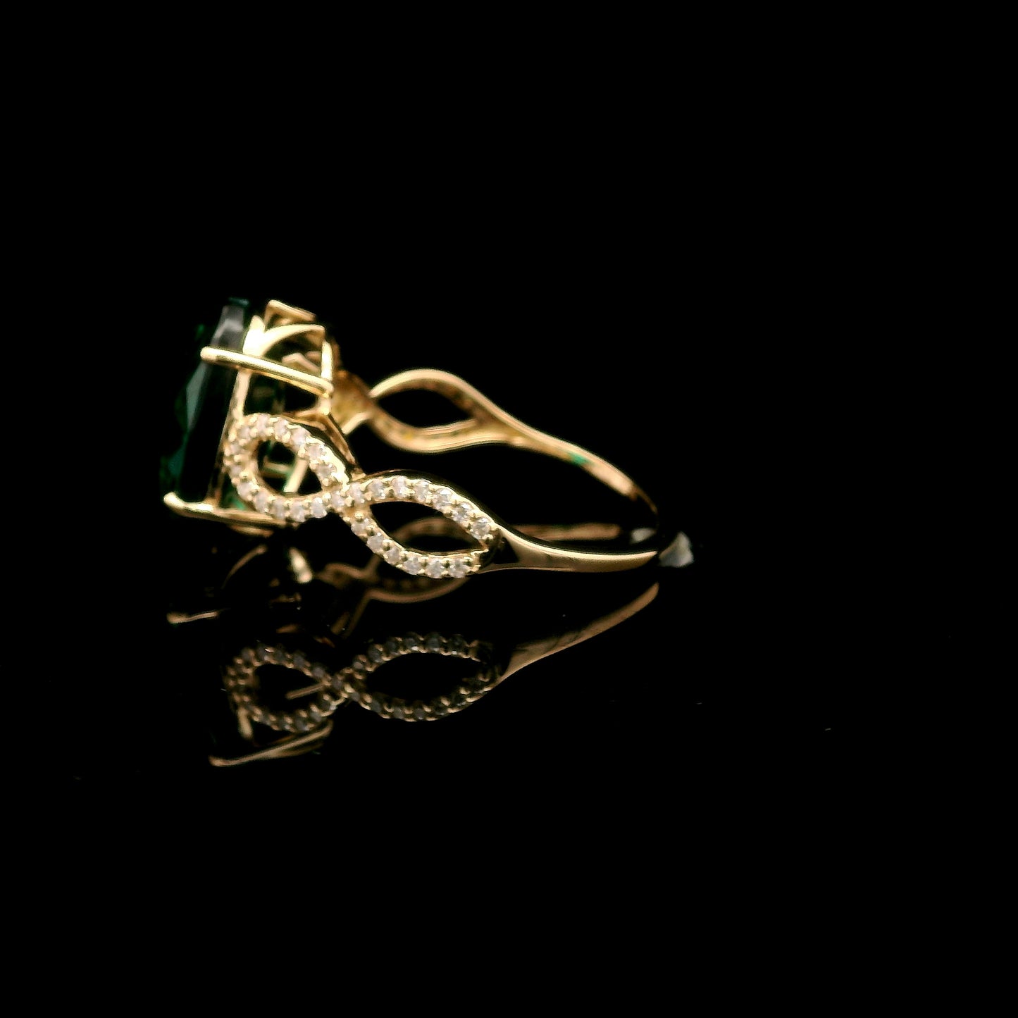 3.99 Ct Oval Mixed Cut Lab Grown Emerald 14K Gold Ring