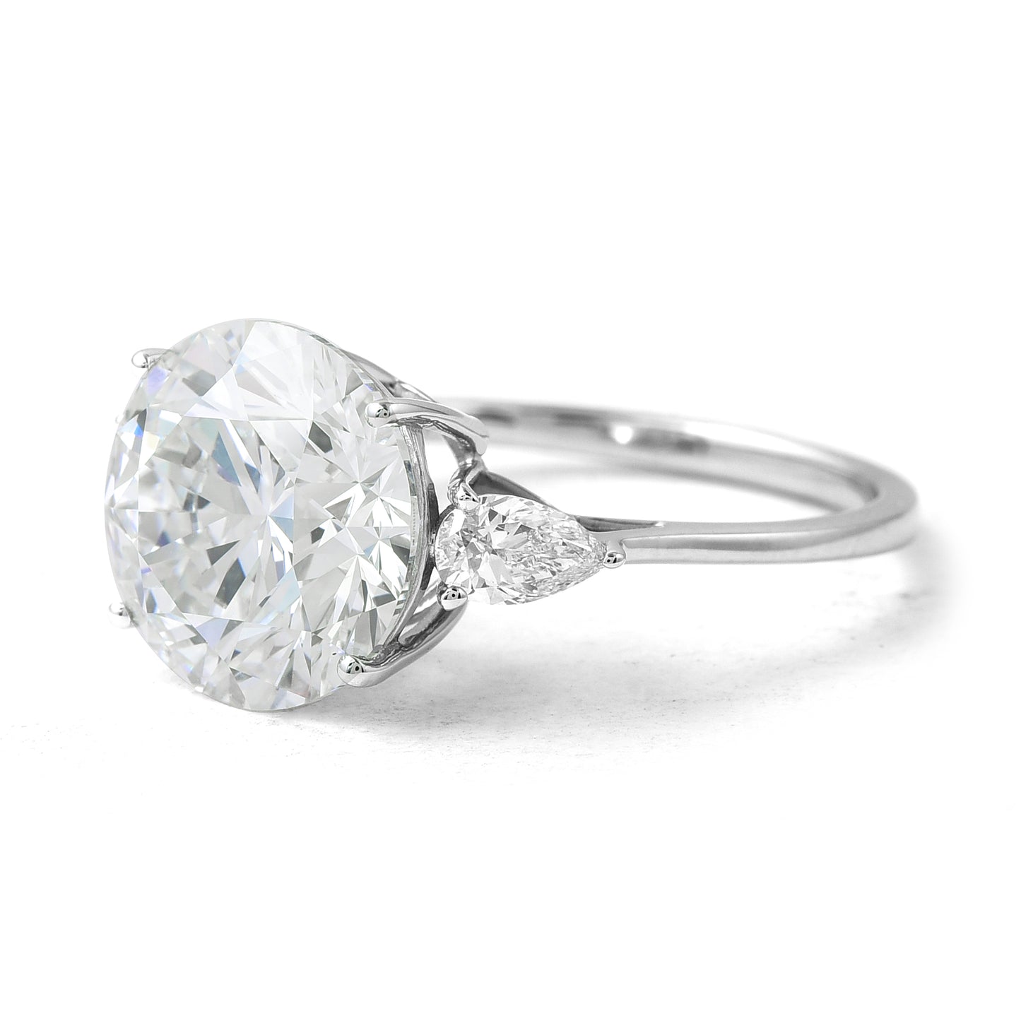 5.24 Ct Round Brilliant Lab Grown Diamond 14K Gold Ring