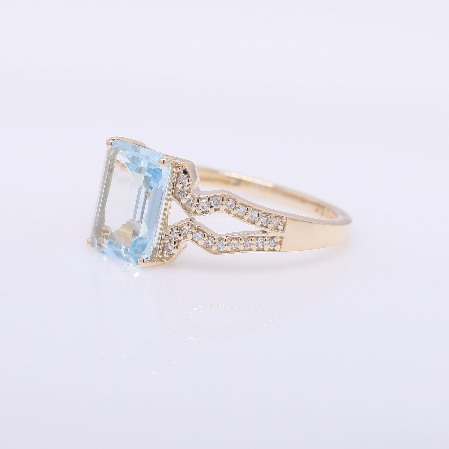 1.76 Ct Octagon Step Cut Natural Aquamarine 14K Gold Ring