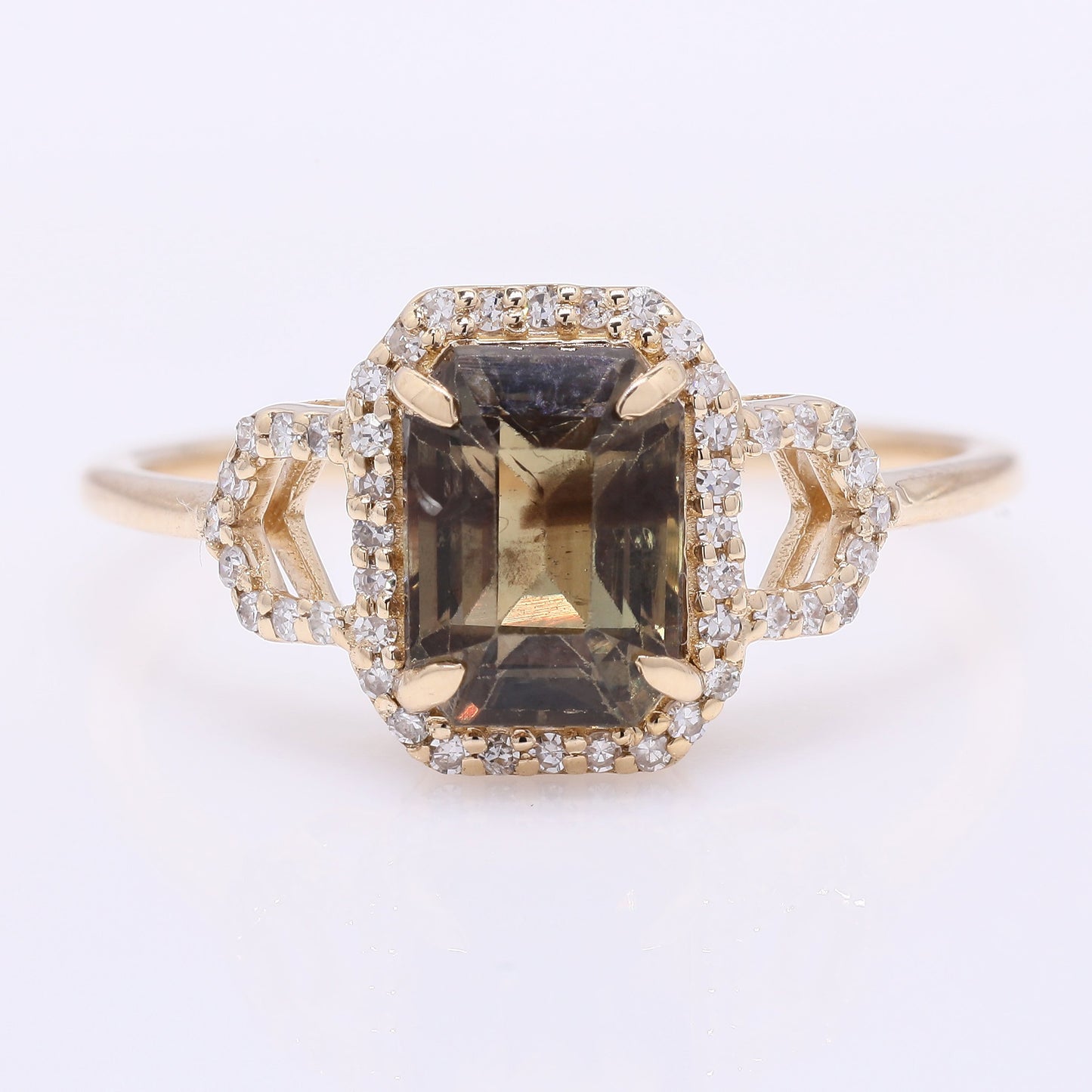 2.31 Ct Octagon Step Cut Natural Colour Change Sapphire 14K Gold Ring