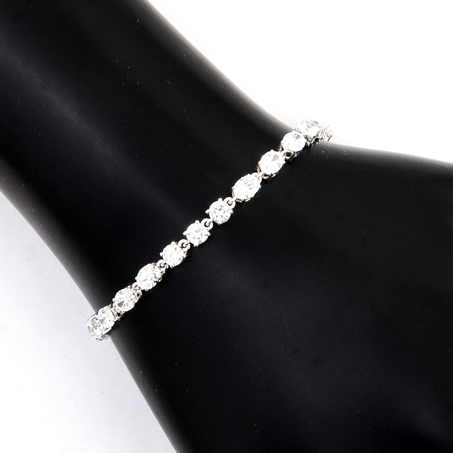 4.37 Carats Lab Grown Diamond 14K Gold Bracelet