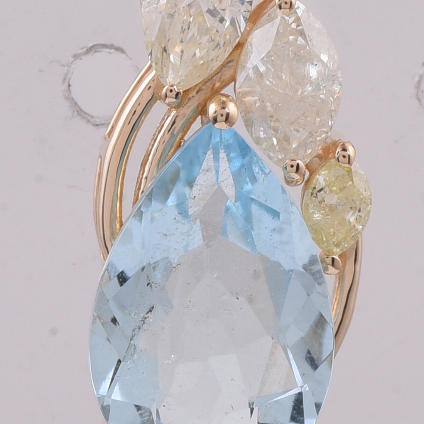 3.05 Ct Pear Natural Aquamarine 14K Gold Pendant
