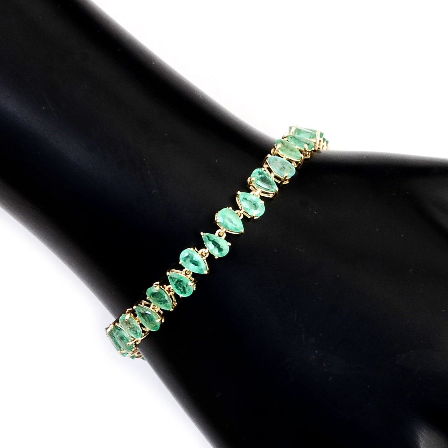 7.68 Ct Pear Emerald 14K Gold Braclet