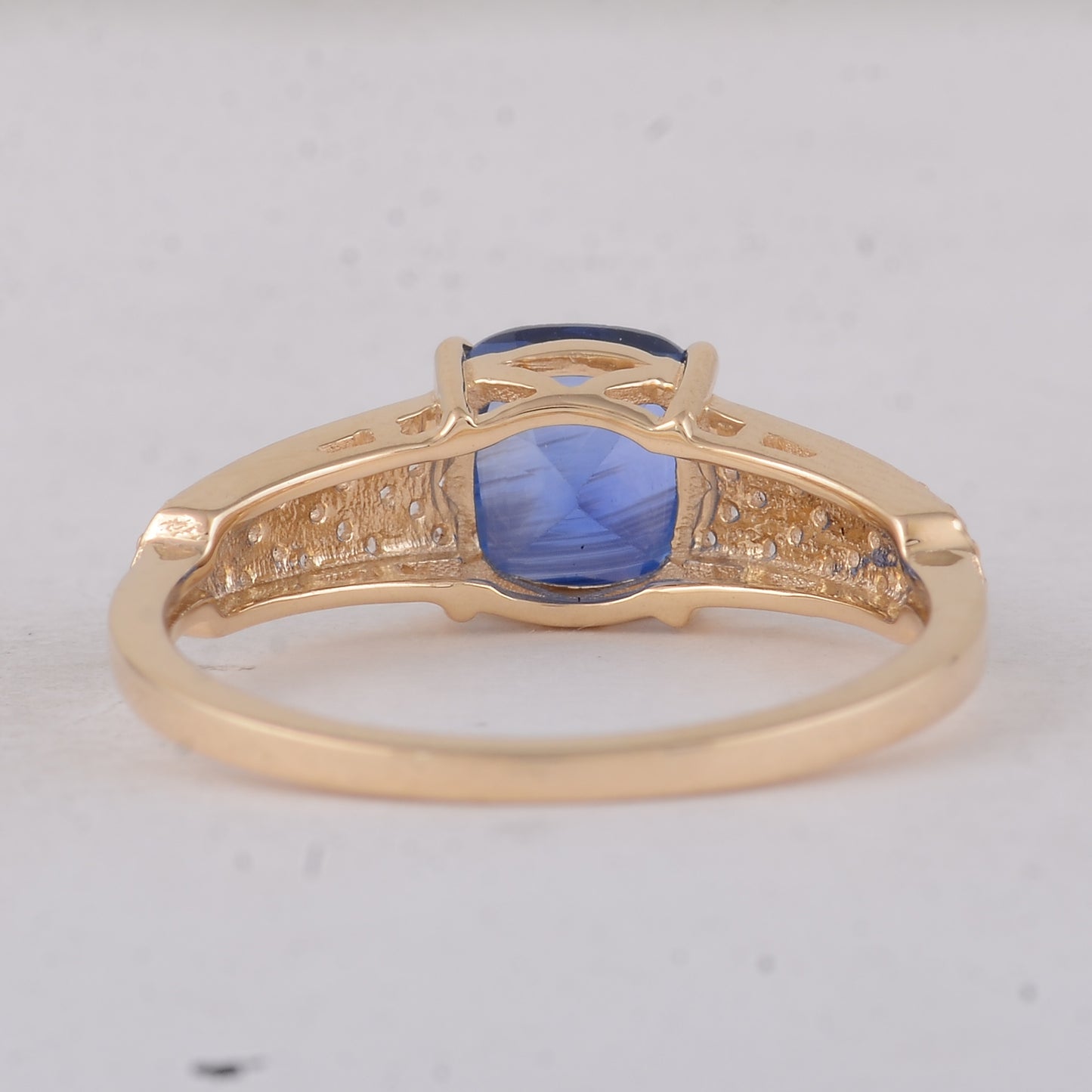 1.78 Ct Cushion Sapphire 9K Gold Ring