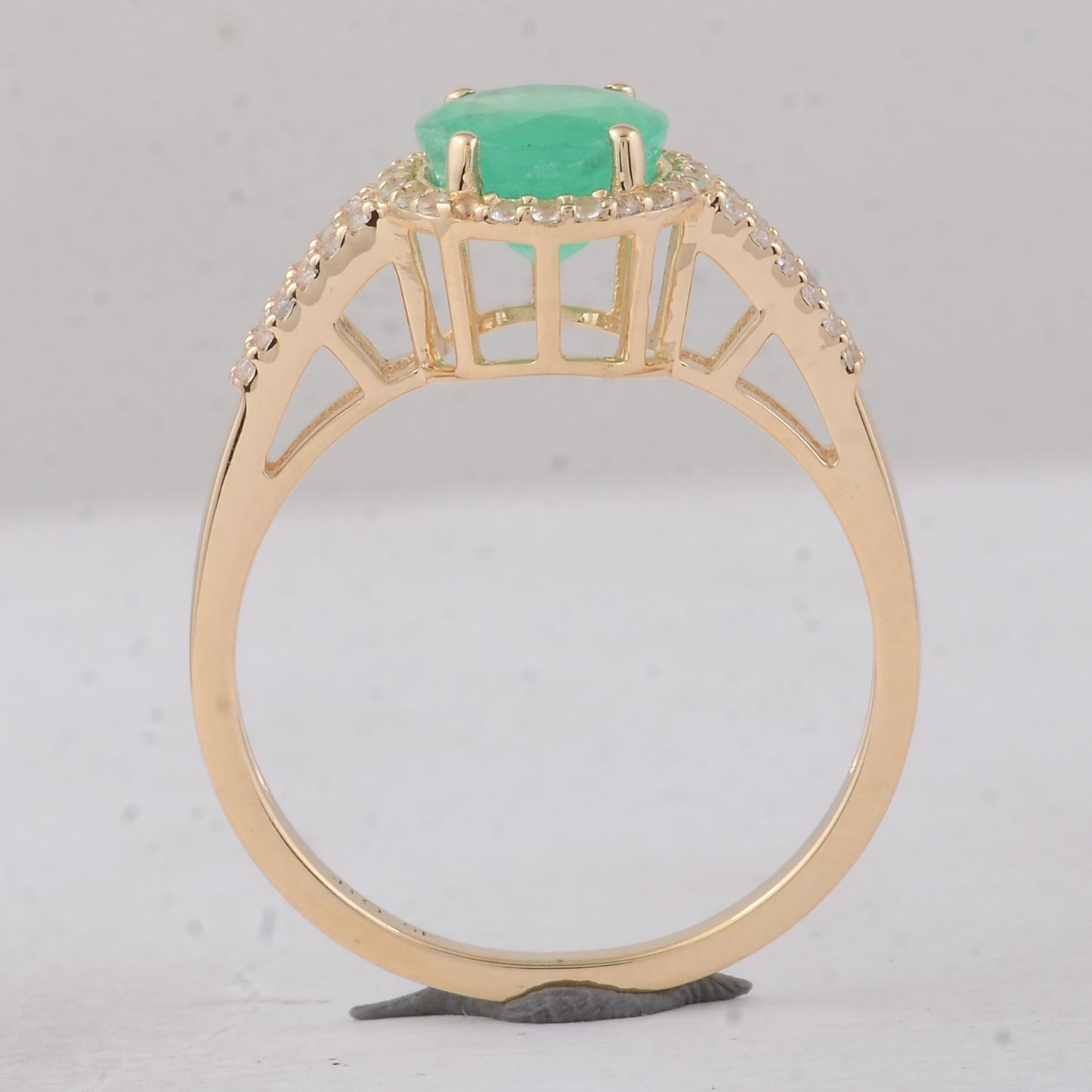 1.58 Ct Round Emerald 9K Gold Ring