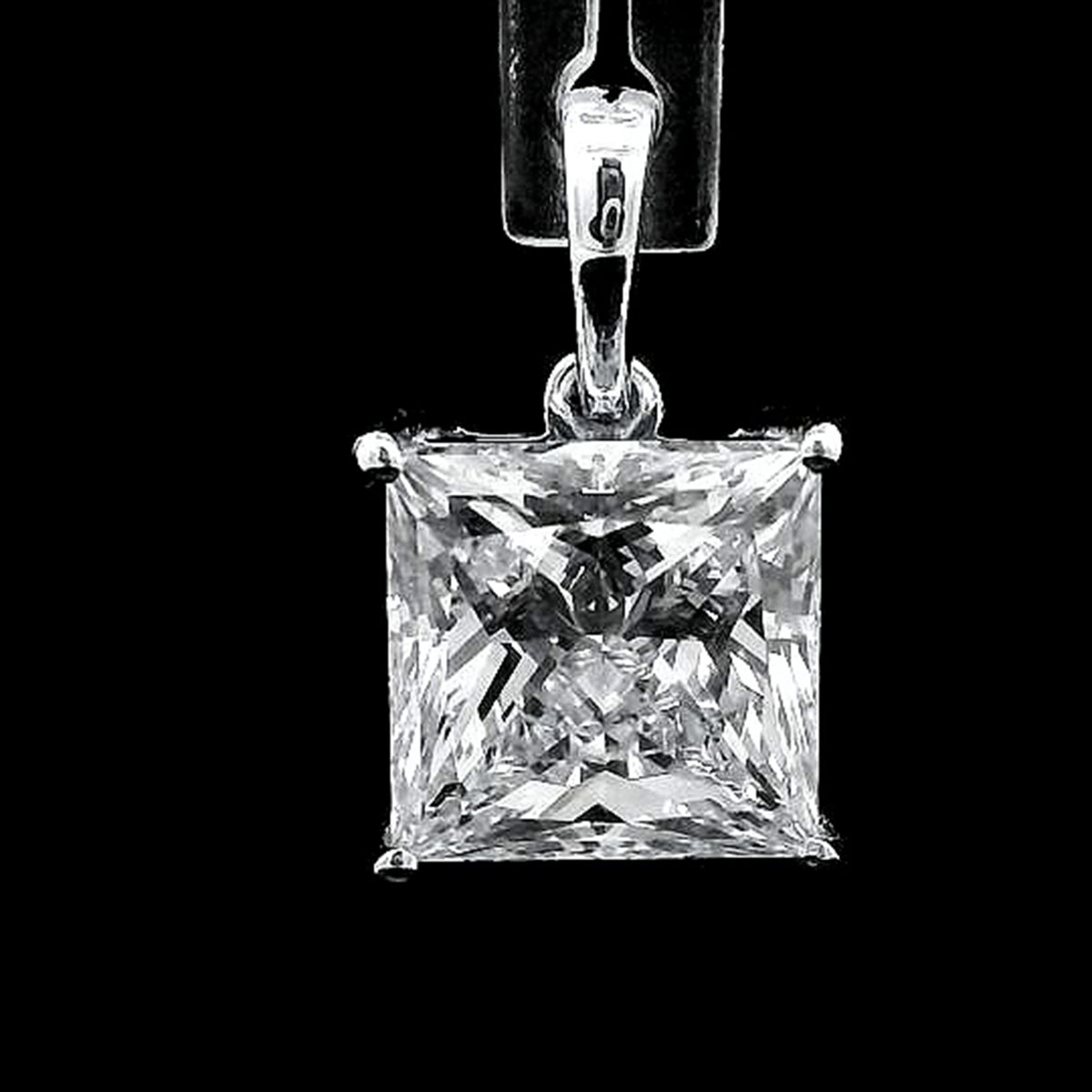 3.01 Carats Lab Grown Diamond 14K Gold Pendant