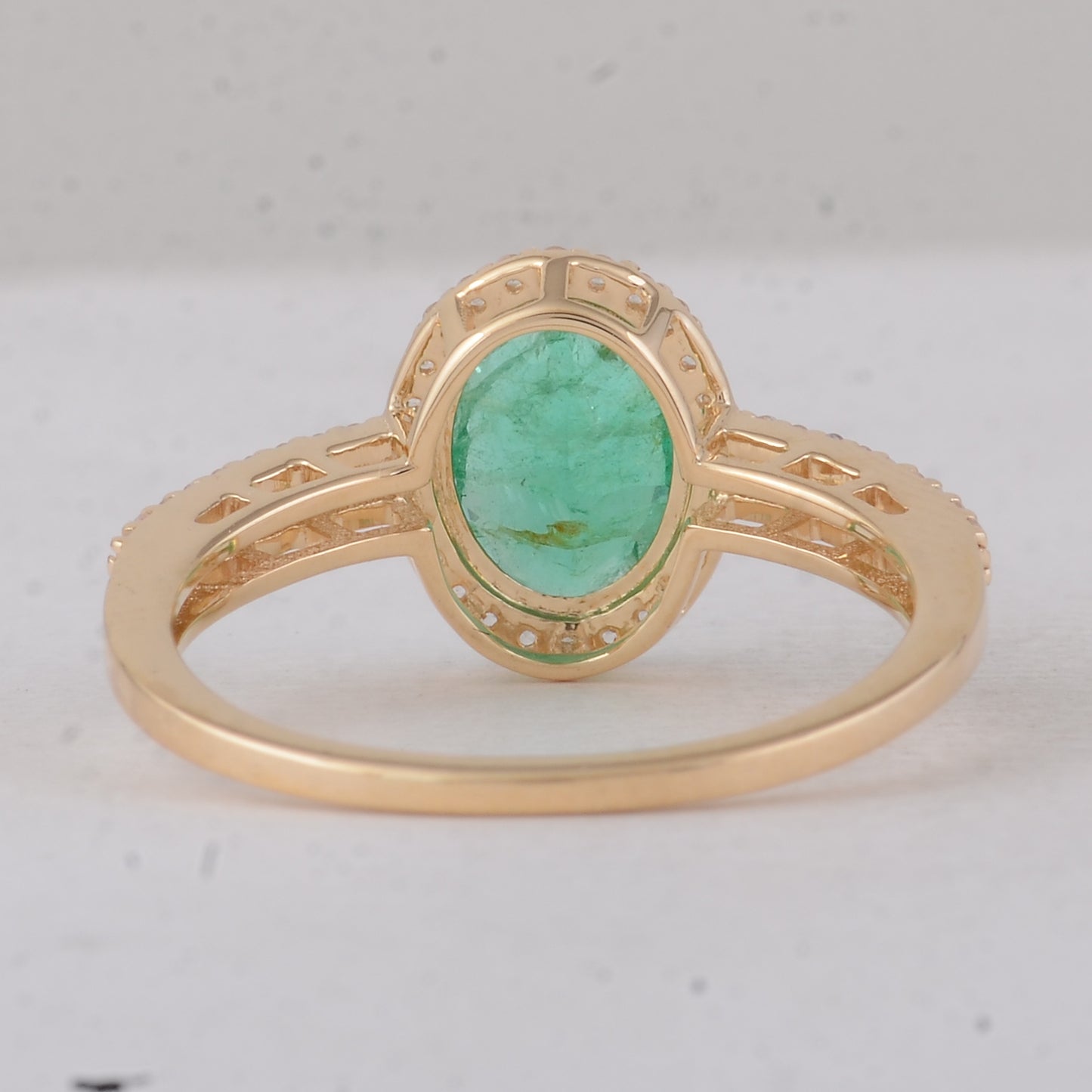 1.54 Ct Oval Emerald 9K Gold Ring