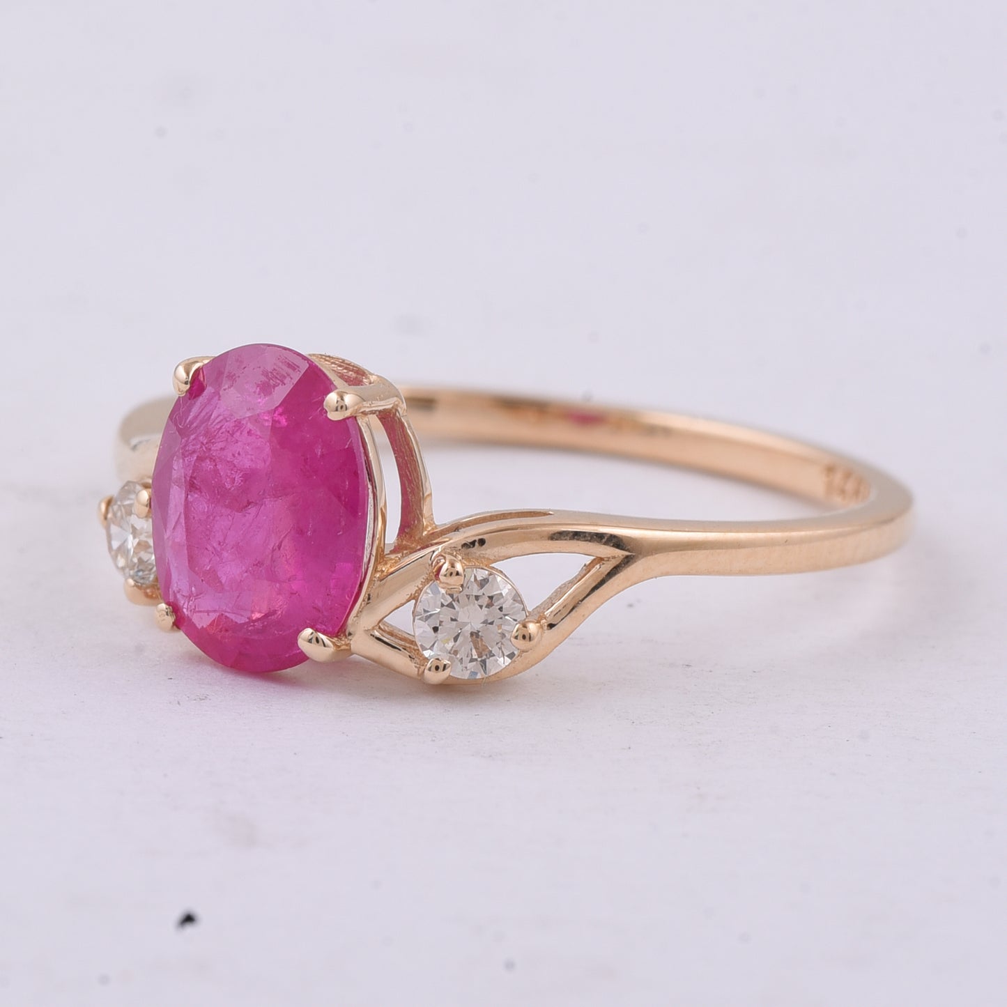 1.57 Ct Oval Natural Ruby 14K Gold Ring