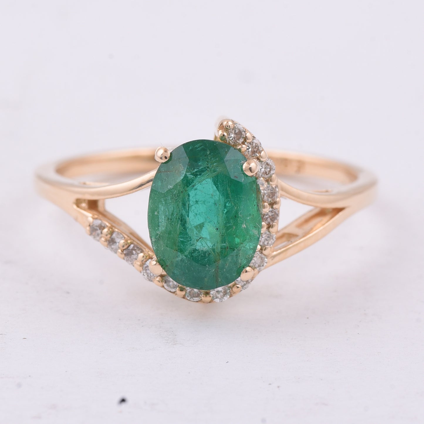 1.76 Ct Oval Natural Emerald 14K Gold Ring