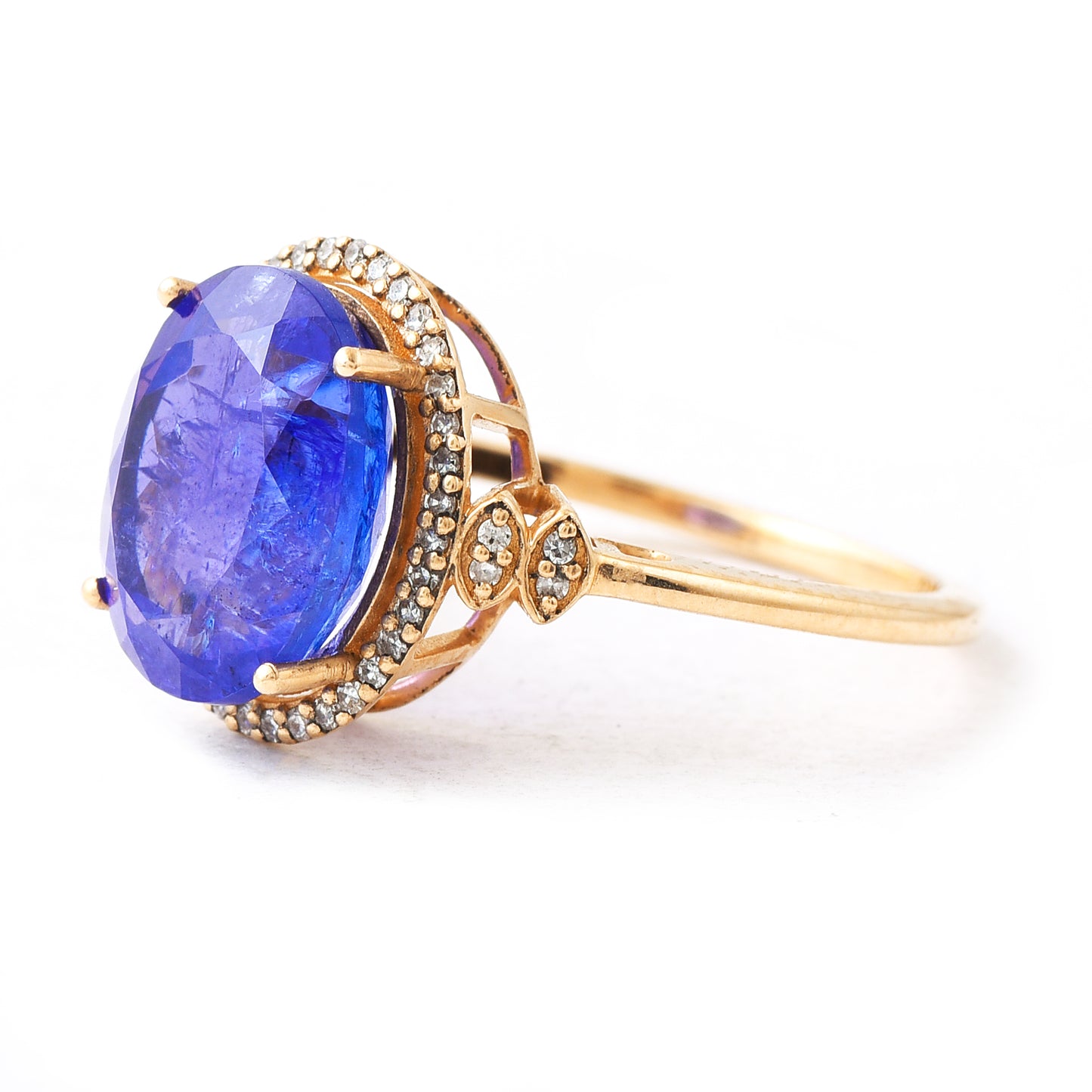 5.46 Ct Oval Tanzanite 14K Gold Ring