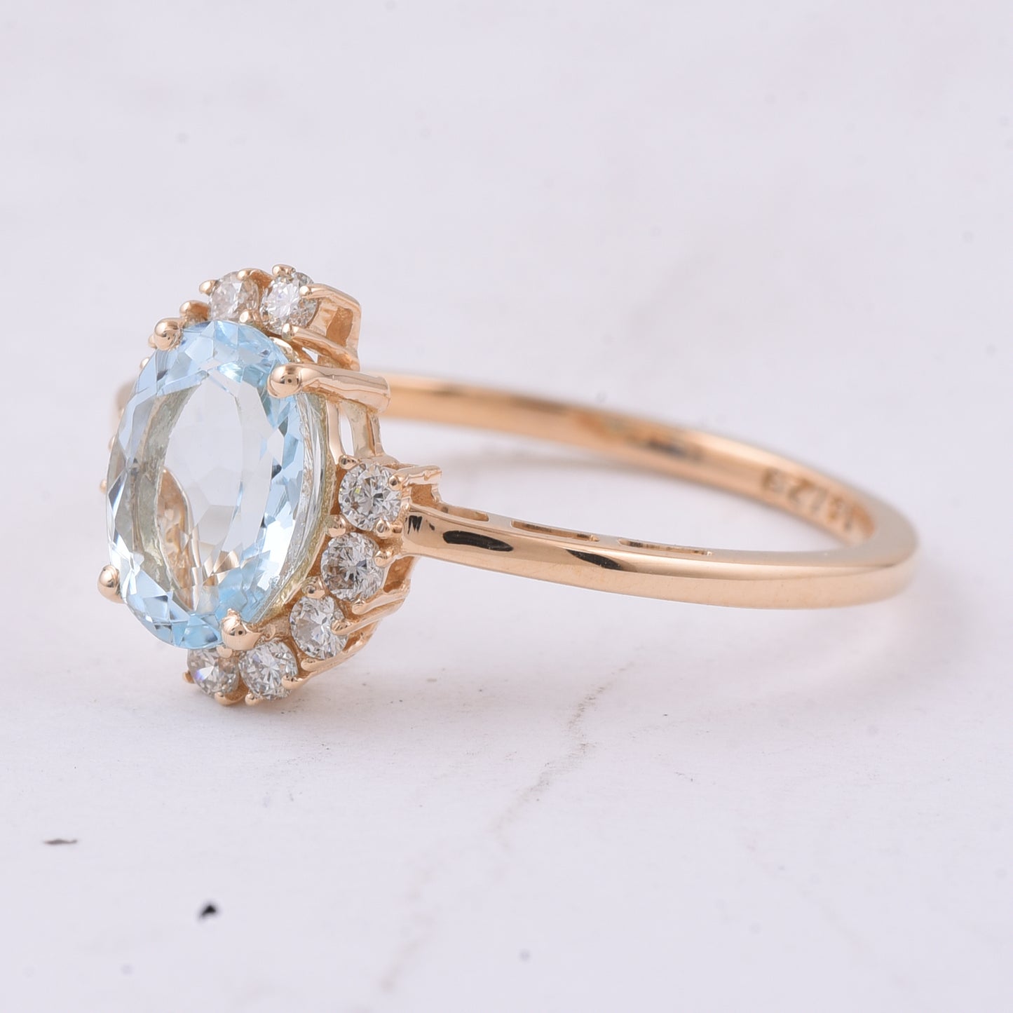 1.30 Ct Oval Natural Aquamarine 14K Gold Ring