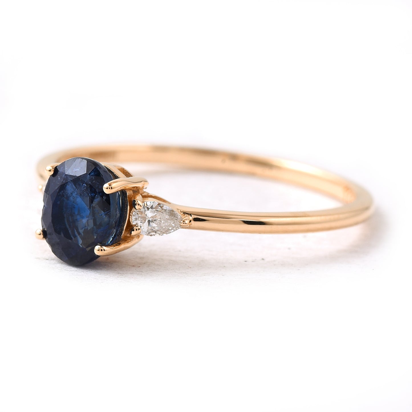1.09 Ct Oval Sapphire 14K Gold Ring