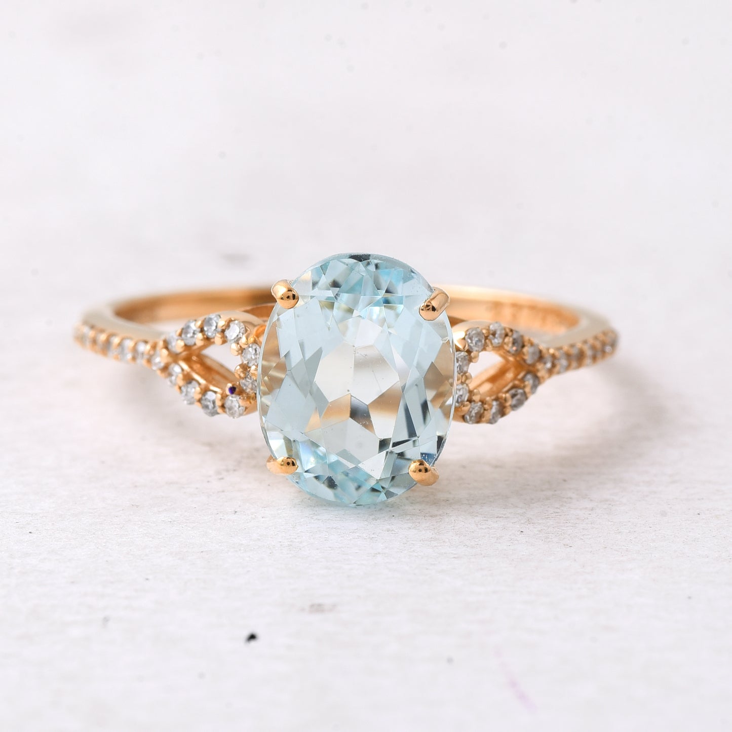 2.06 Ct Oval Mixed Cut Natural Aquamarine 14K Gold Ring