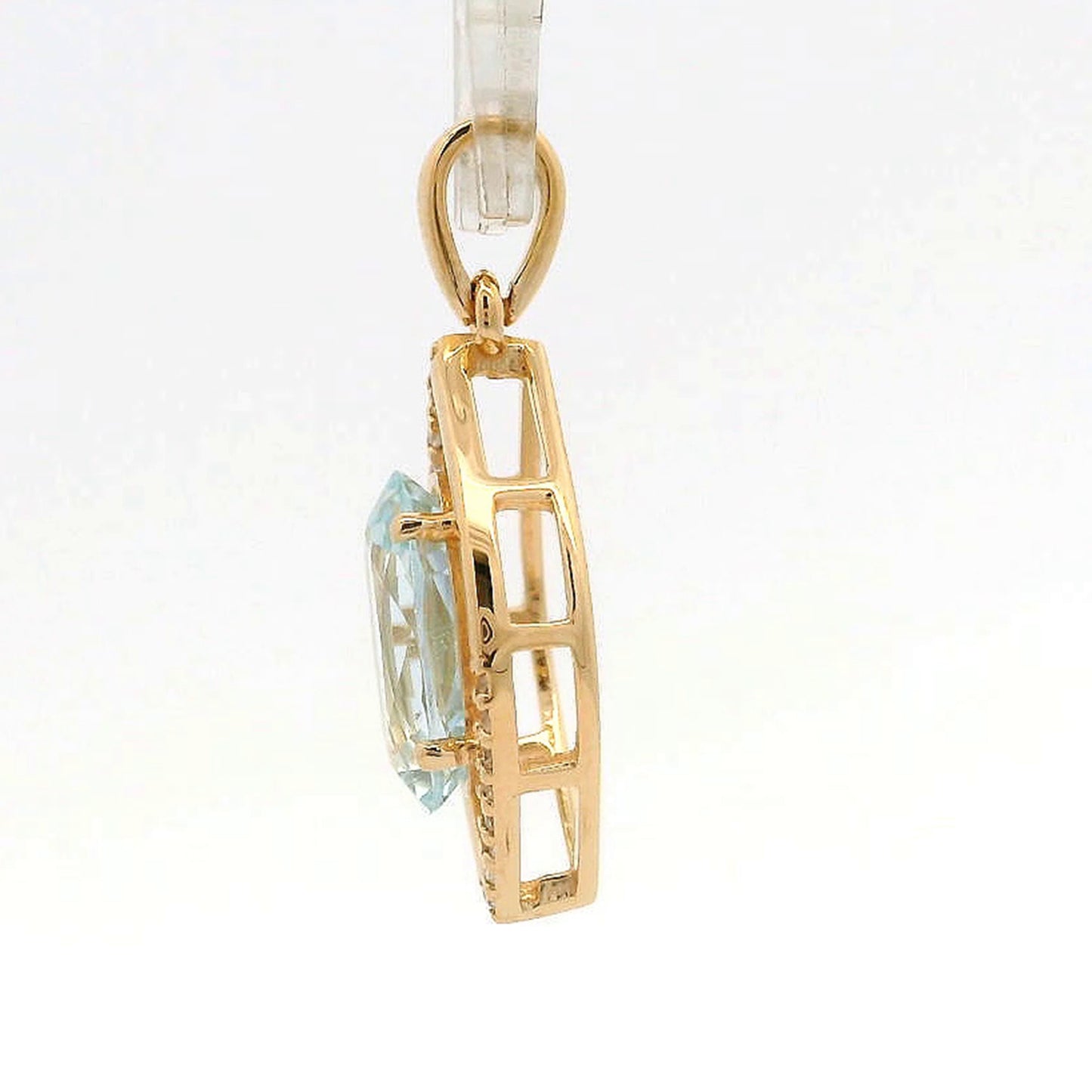 1.15 Ct Oval Aquamarine 14K Gold Pendant