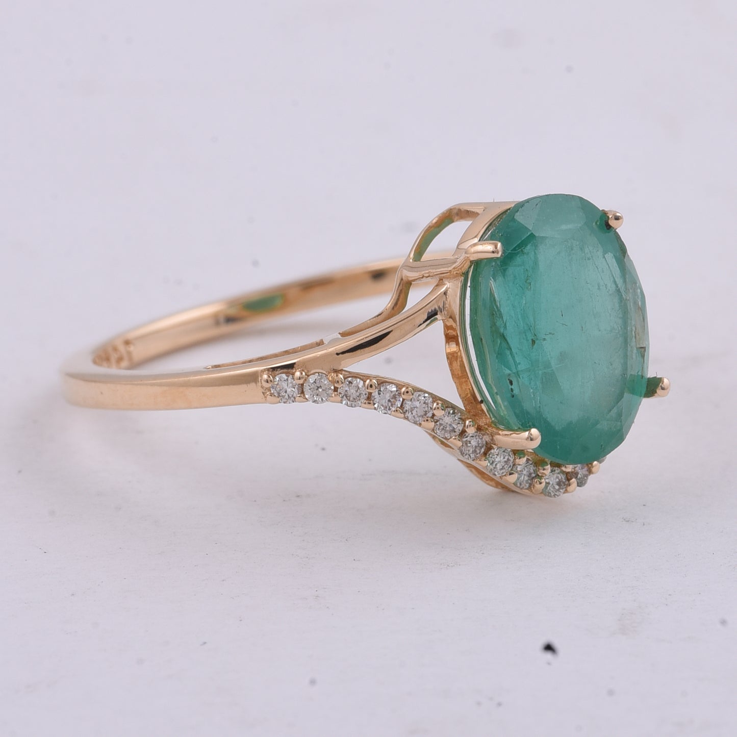 2.68 Ct Oval Natural Emerald 14K Gold Ring