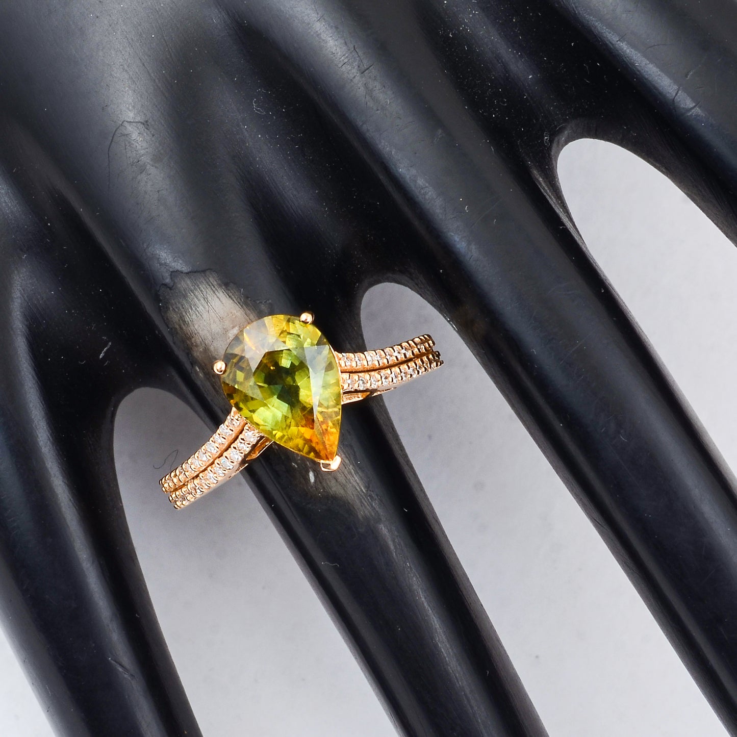 2.56 Ct Pear Mixed Cut Natural Tanzanite 14K Gold Ring