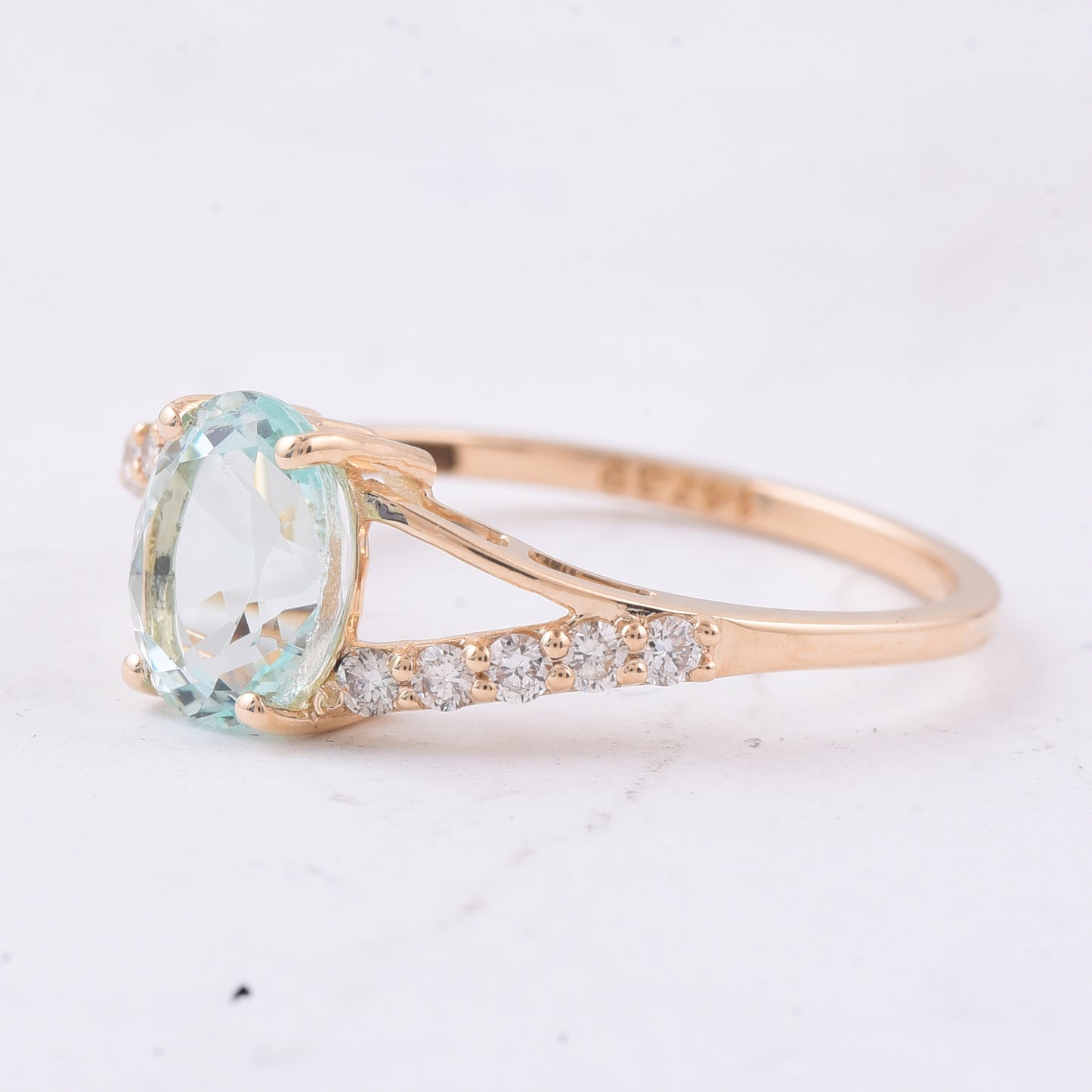 1.42 Ct Oval Natural Green Beryl 14K Gold Ring