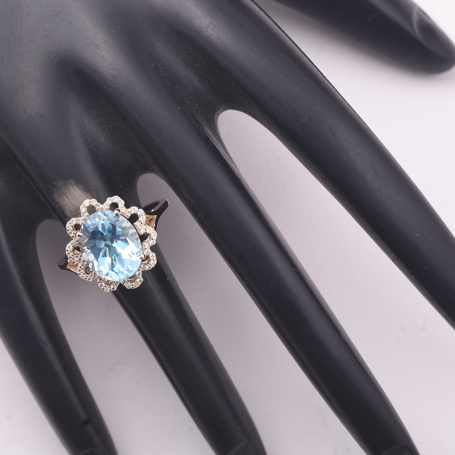 4.72 Ct Oval Blue Topaz 9K Gold Ring