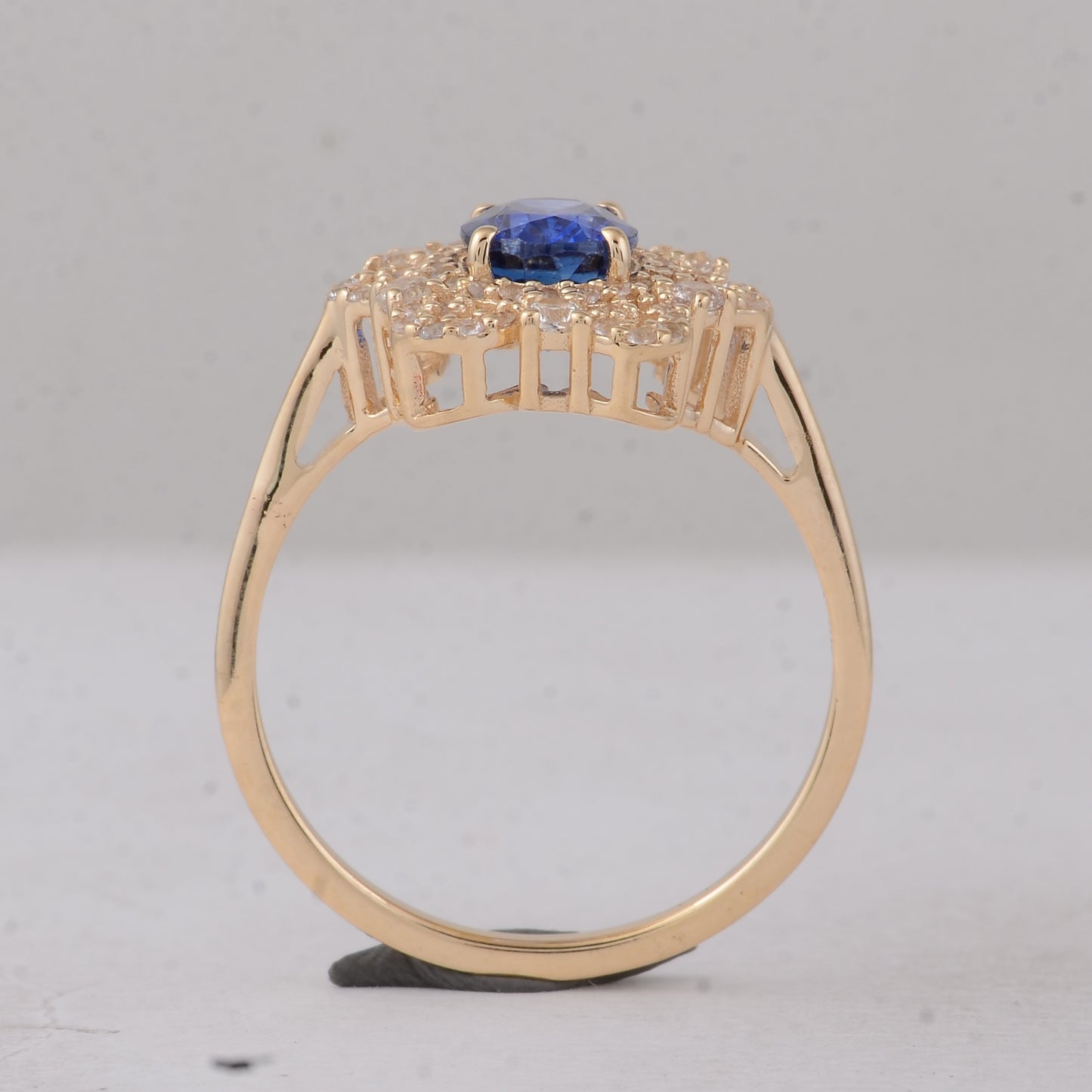 1.82 Ct Oval Sapphire 9K Gold Ring