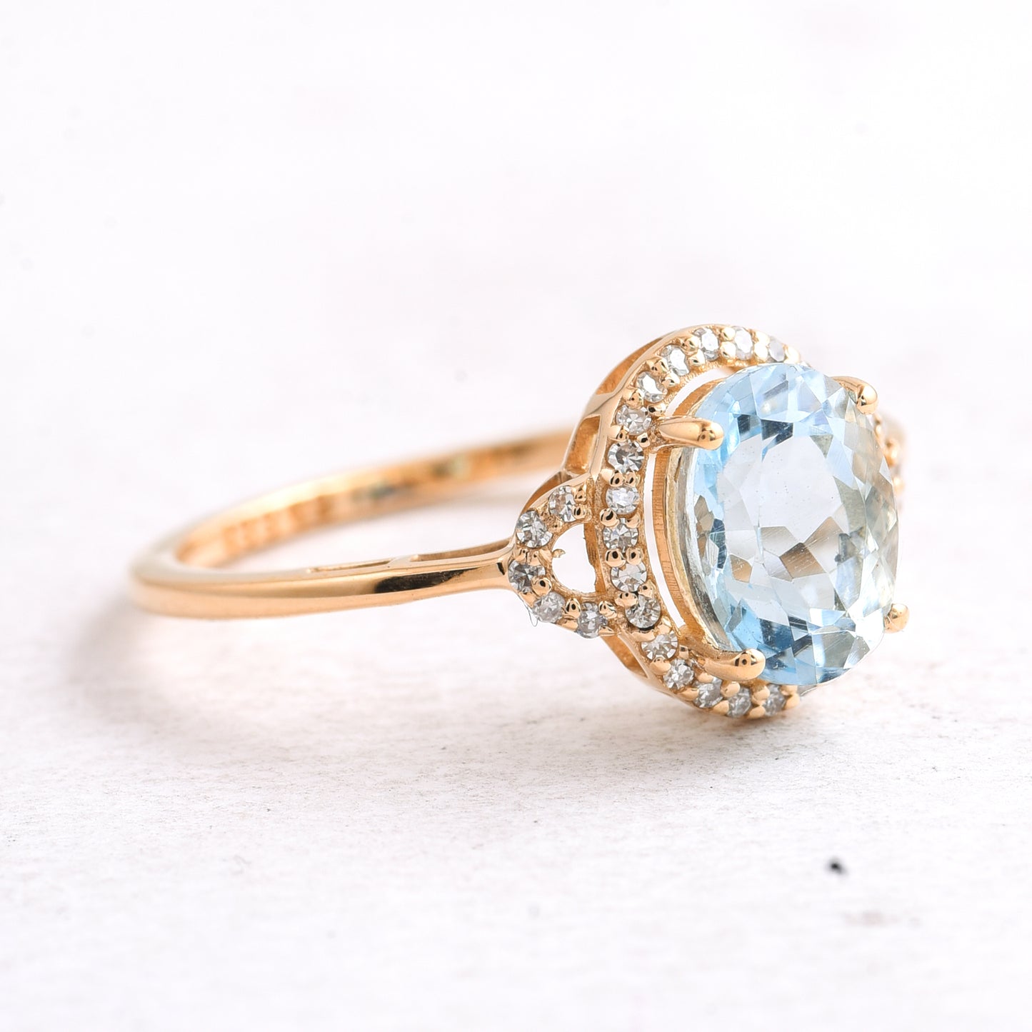 1.49 Ct Oval Mixed Cut Natural Aquamarine 14K Gold Ring