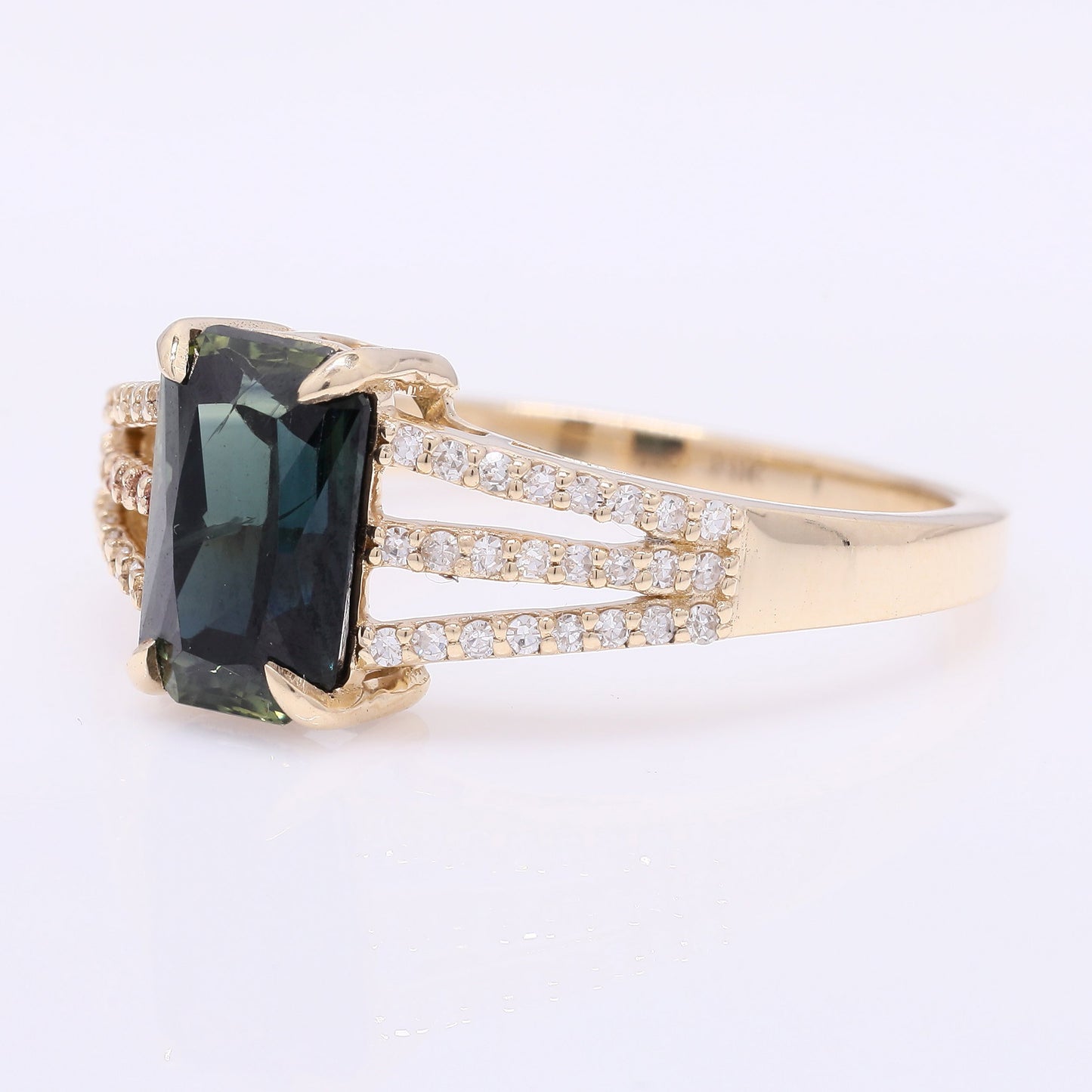 2.14 Ct Octagon Step Cut Natural Bi-Coloured Sapphire 14K Gold Ring