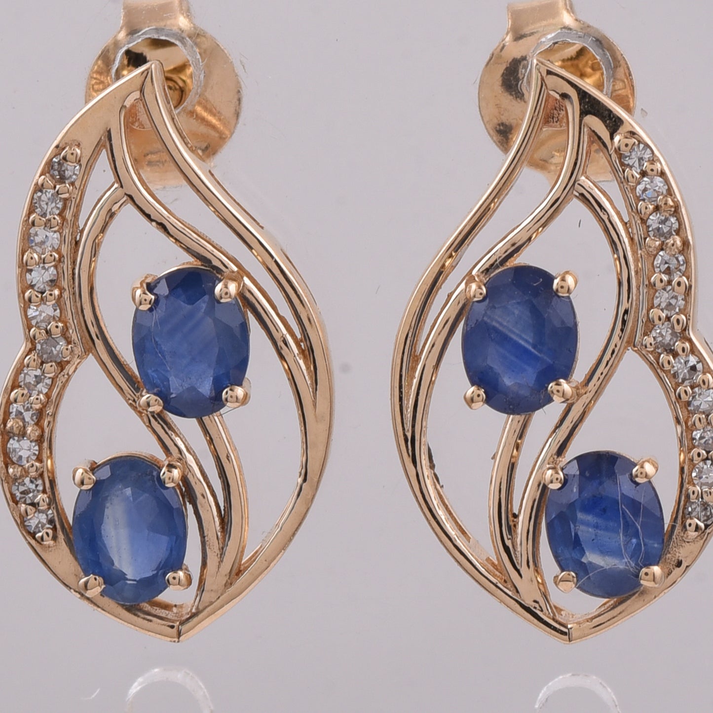 1.15 Ct Oval Natural Sapphire 14K Gold Earrings