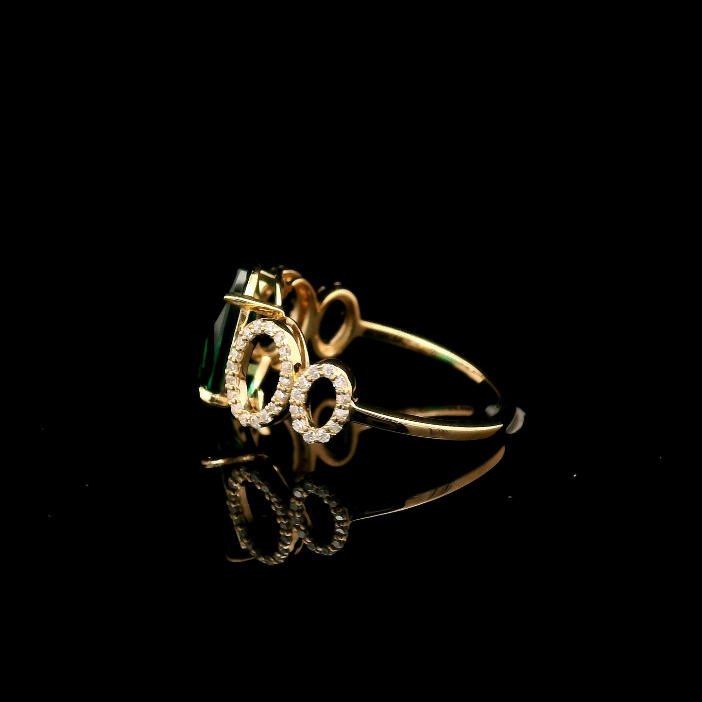 2.63 Ct Oval Mixed Cut Lab Grown Emerald 14K Gold Ring