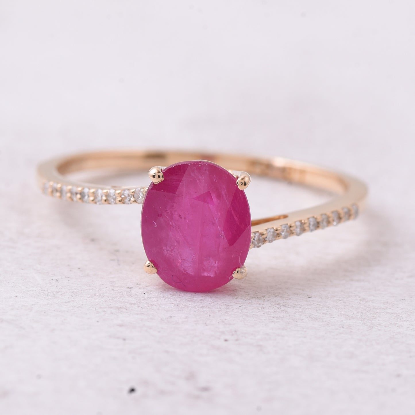 1.76 Ct Oval Natural Ruby 14K Gold Ring